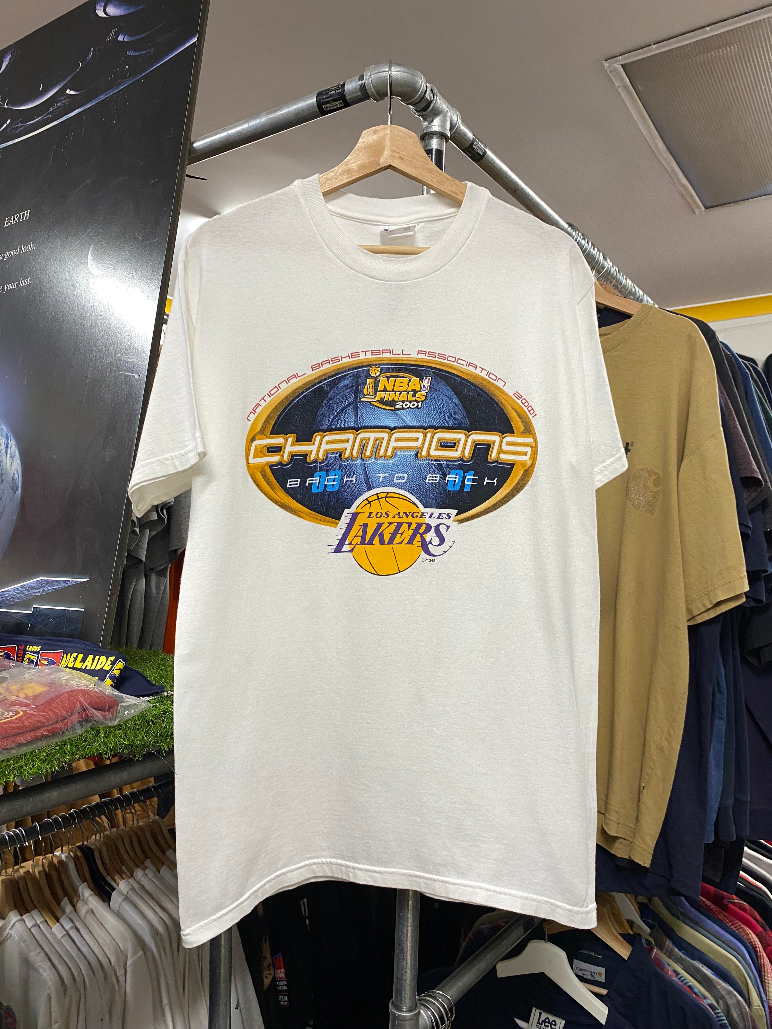 M - LA Lakers 2001 Back To Back Champions NBA Tee