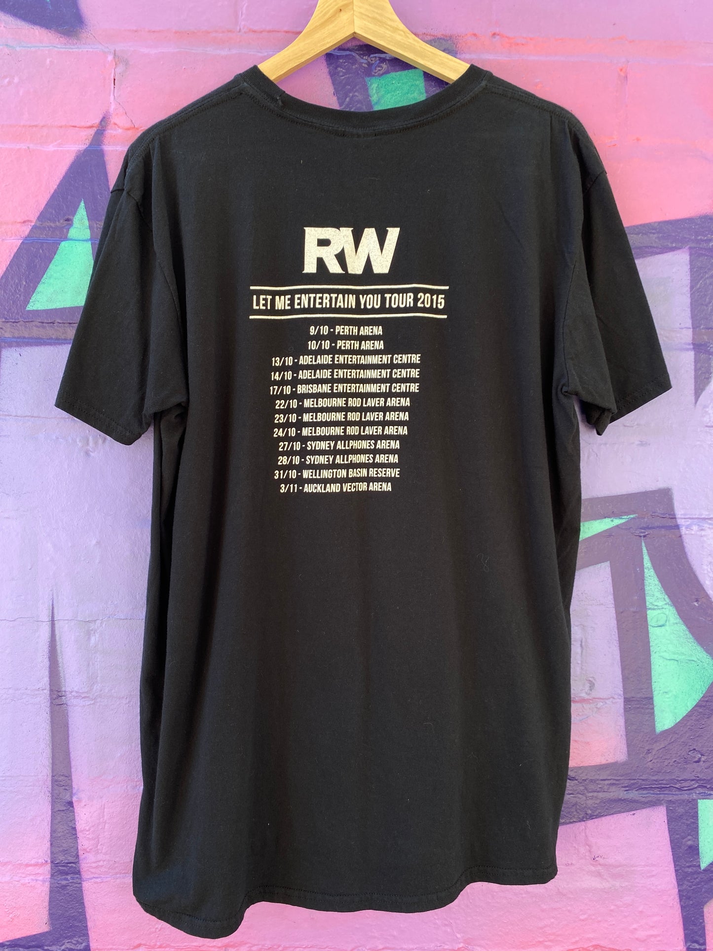 XL - Robbie Williams 2015 Let Me Entertain You Tour