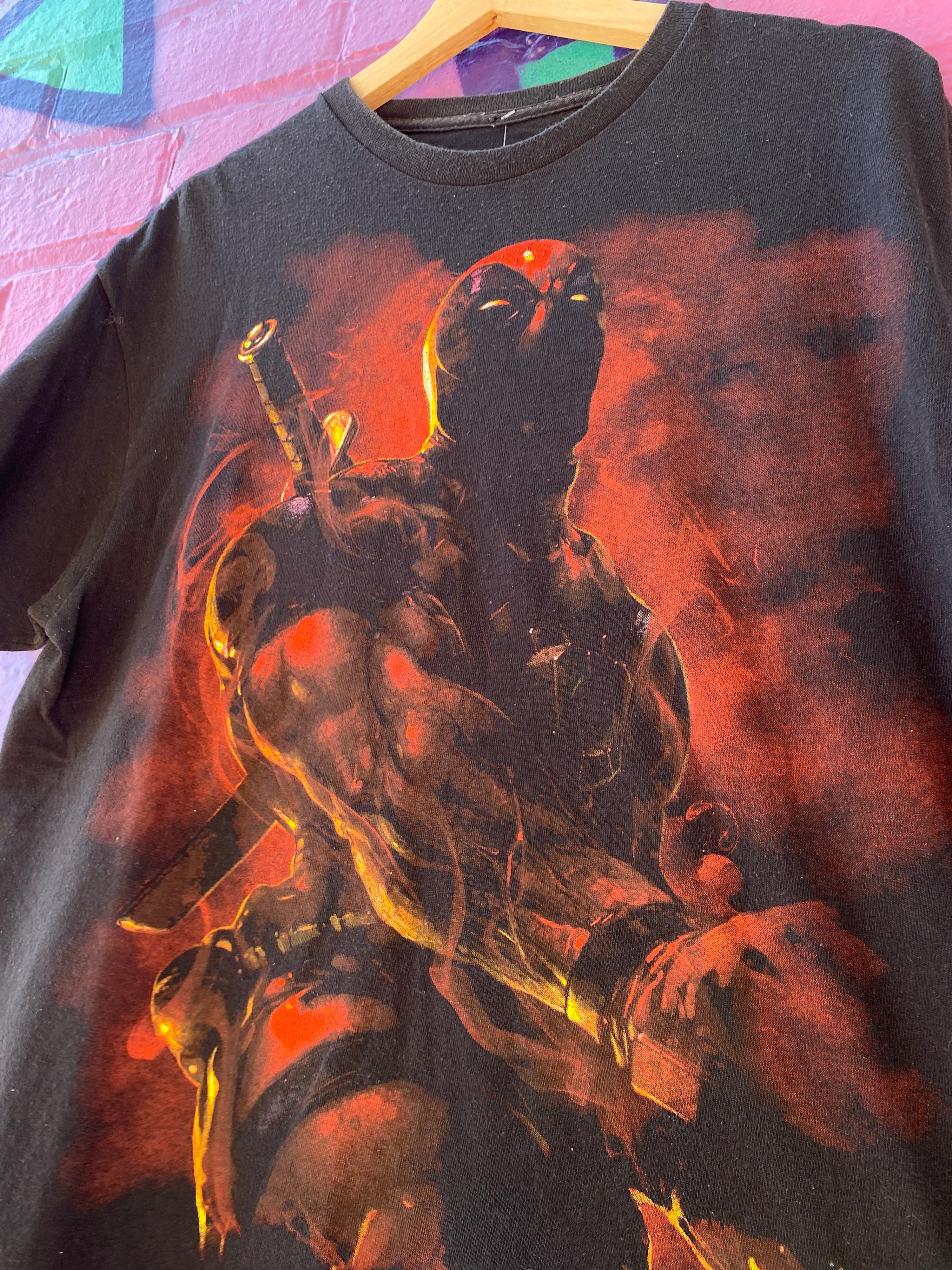 L - 2013 Marvel Deadpool Stoic Tshirt