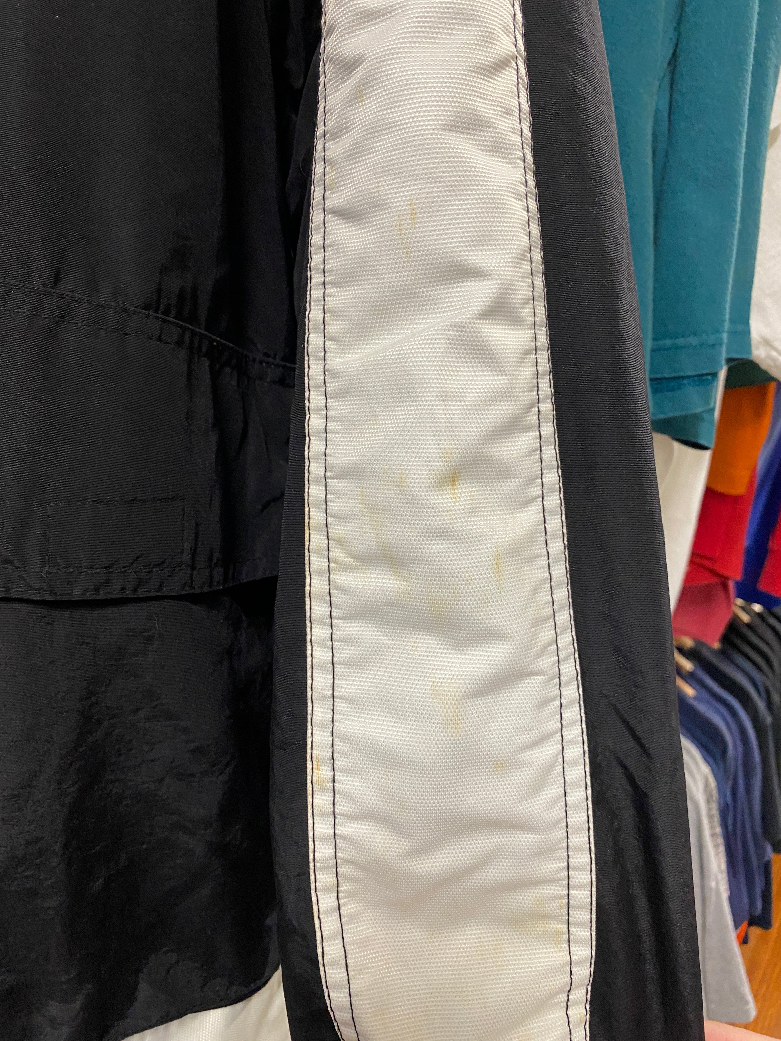 XL - 2000s Ecko Unltd Reversable Spray/Fleece Jacket Blk/Whi