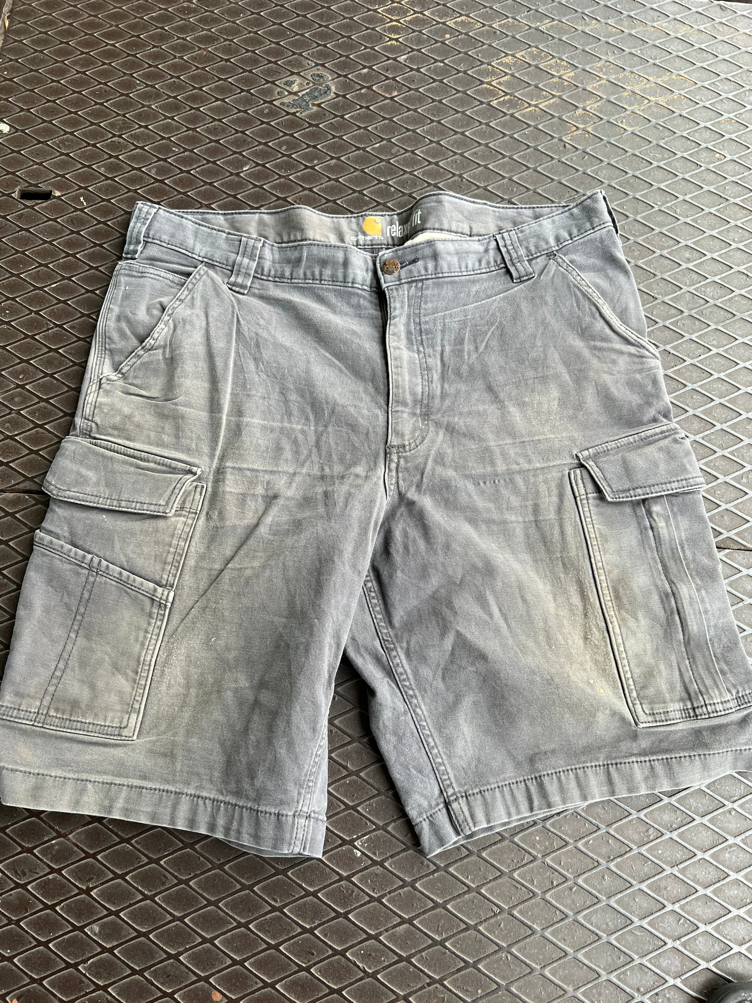 38 - Carhartt Cargo Shorts Faded Grey