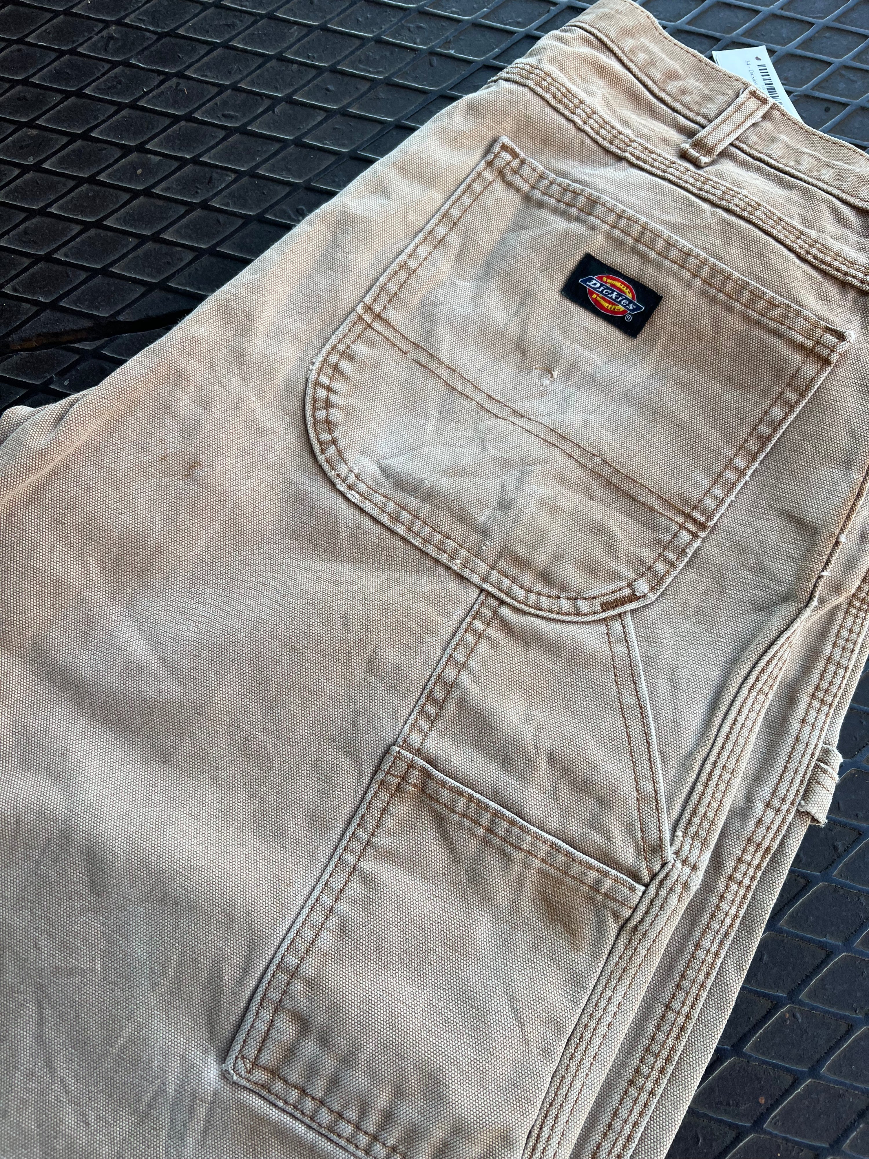 34 - Dickies Carpenter Shorts Beige