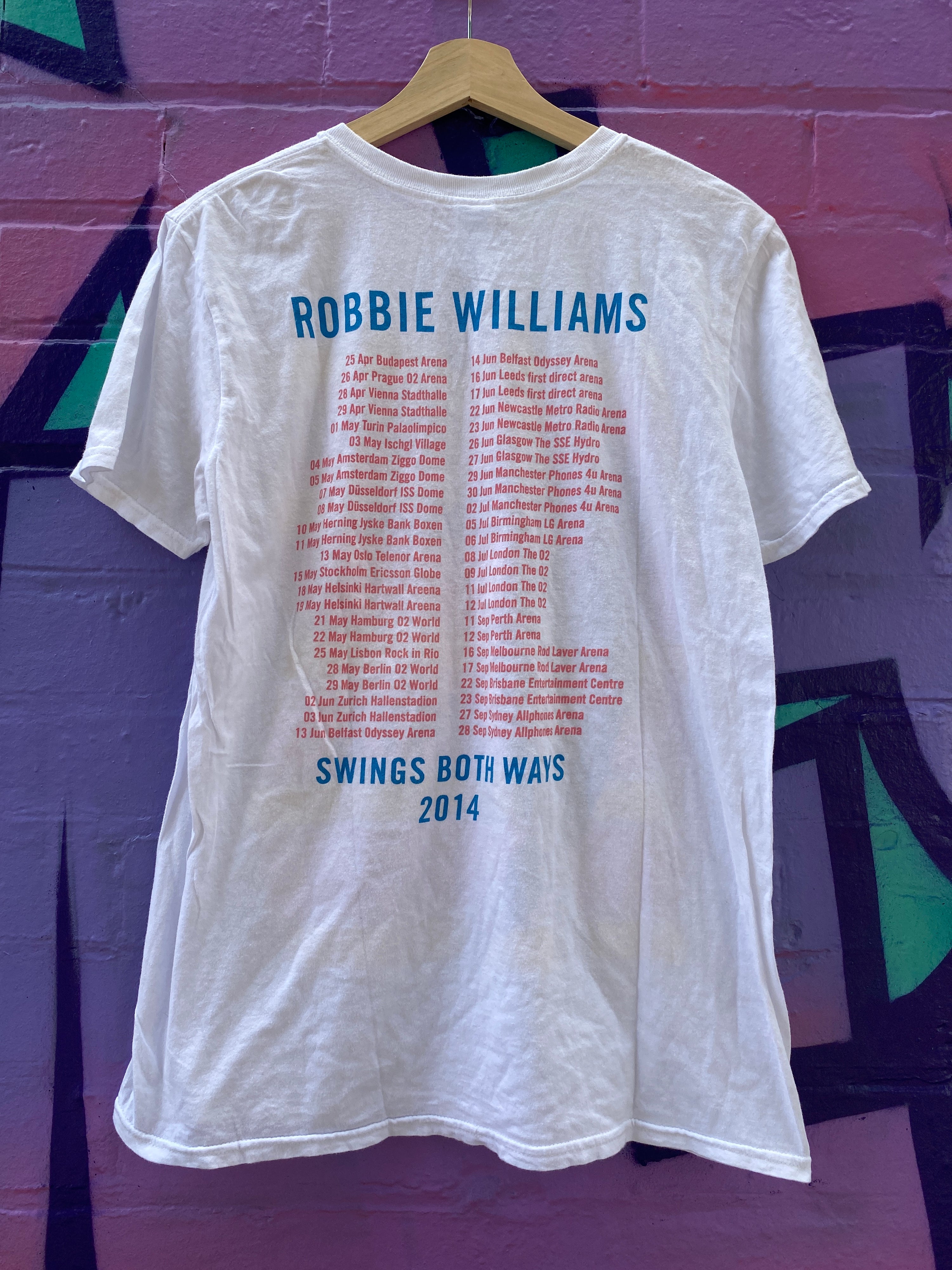 M - Robbie Williams 2014 Tour Swinging Both Ways