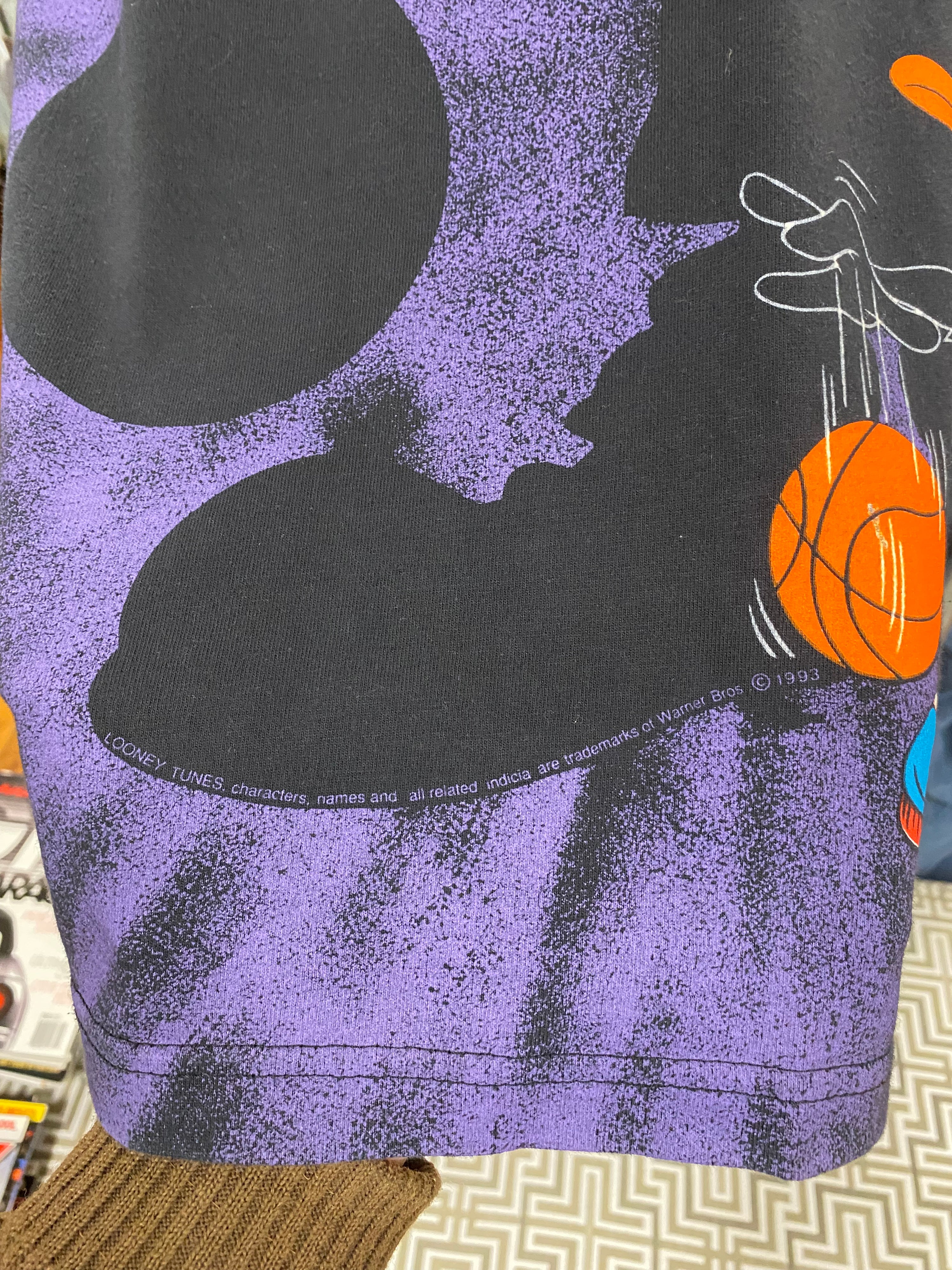 [M] 1993 Daffy Duck High Spinner Purple Shadow Tshirt