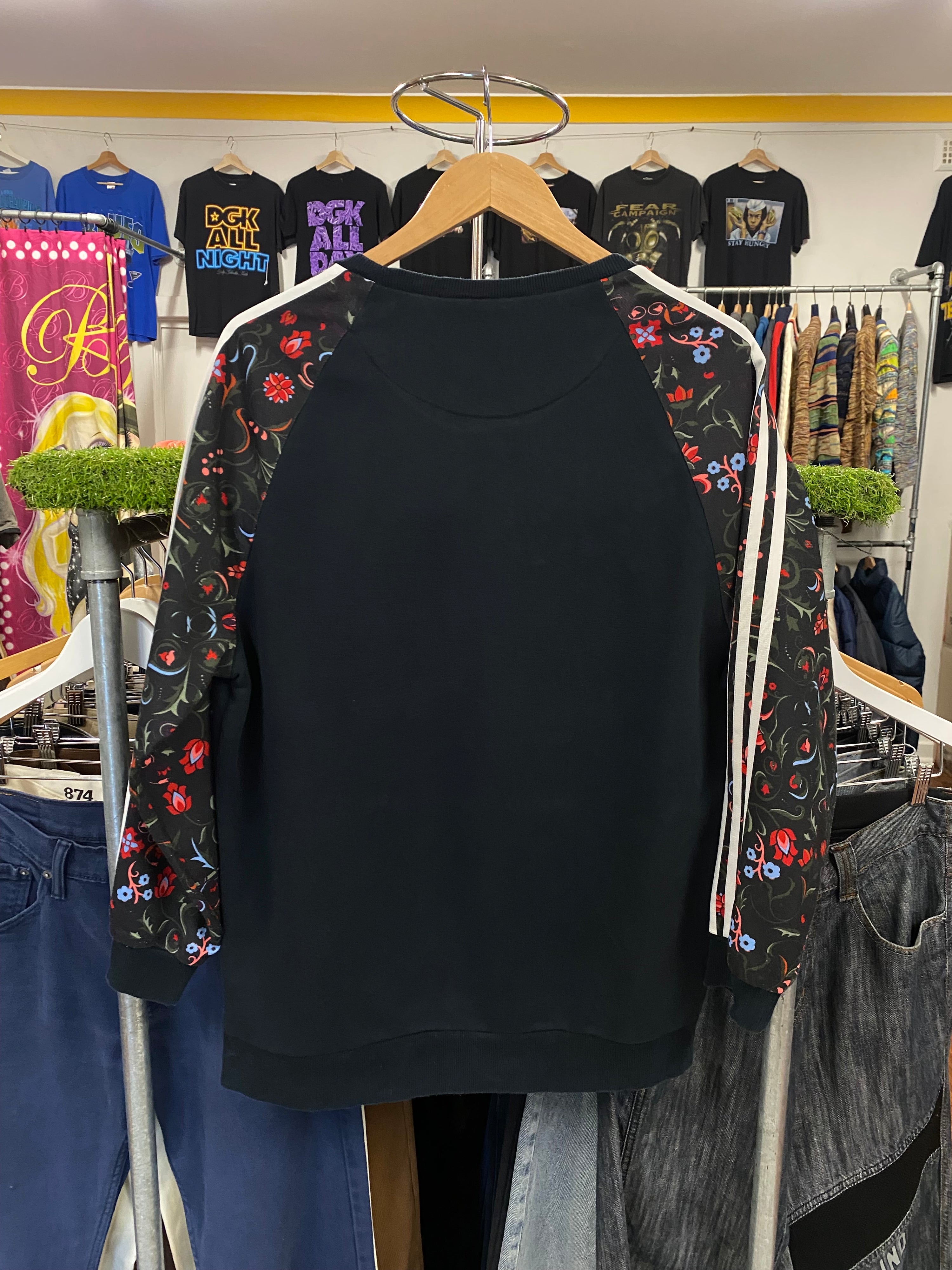 [M] Adidas Black/Floral Sleeves Jumper