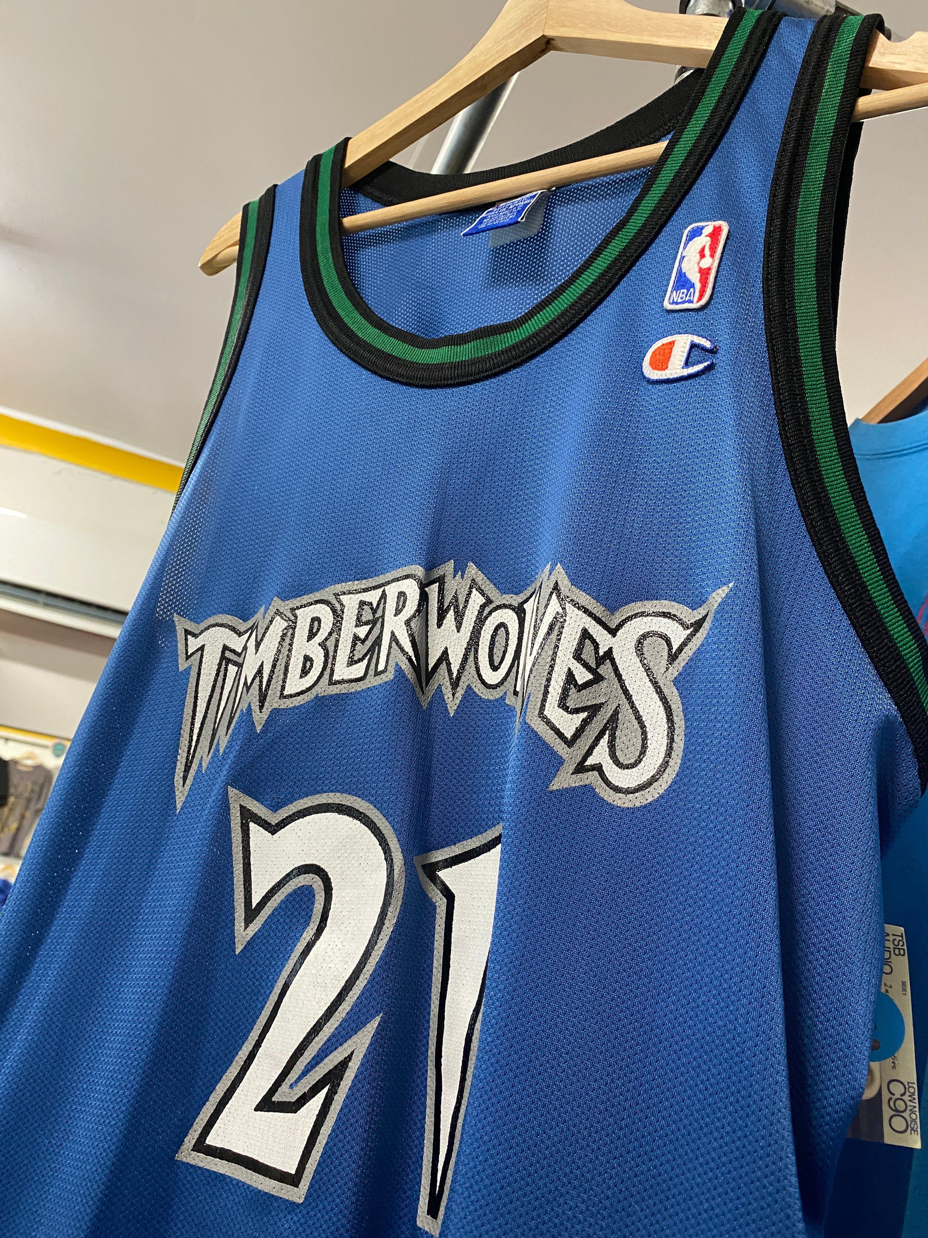 L - Vintage Champion #21 Garnett Timberwolves Jersey