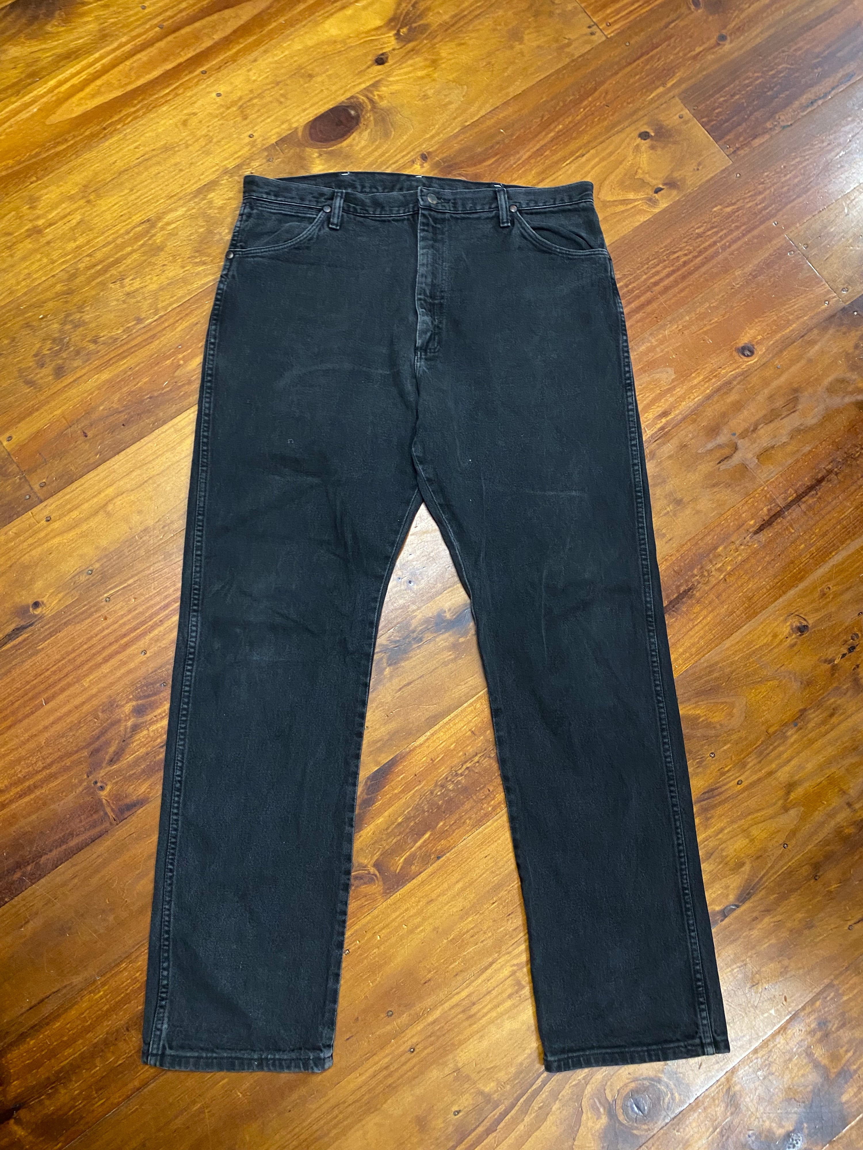 [40] Wrangler Black Jeans WJ06