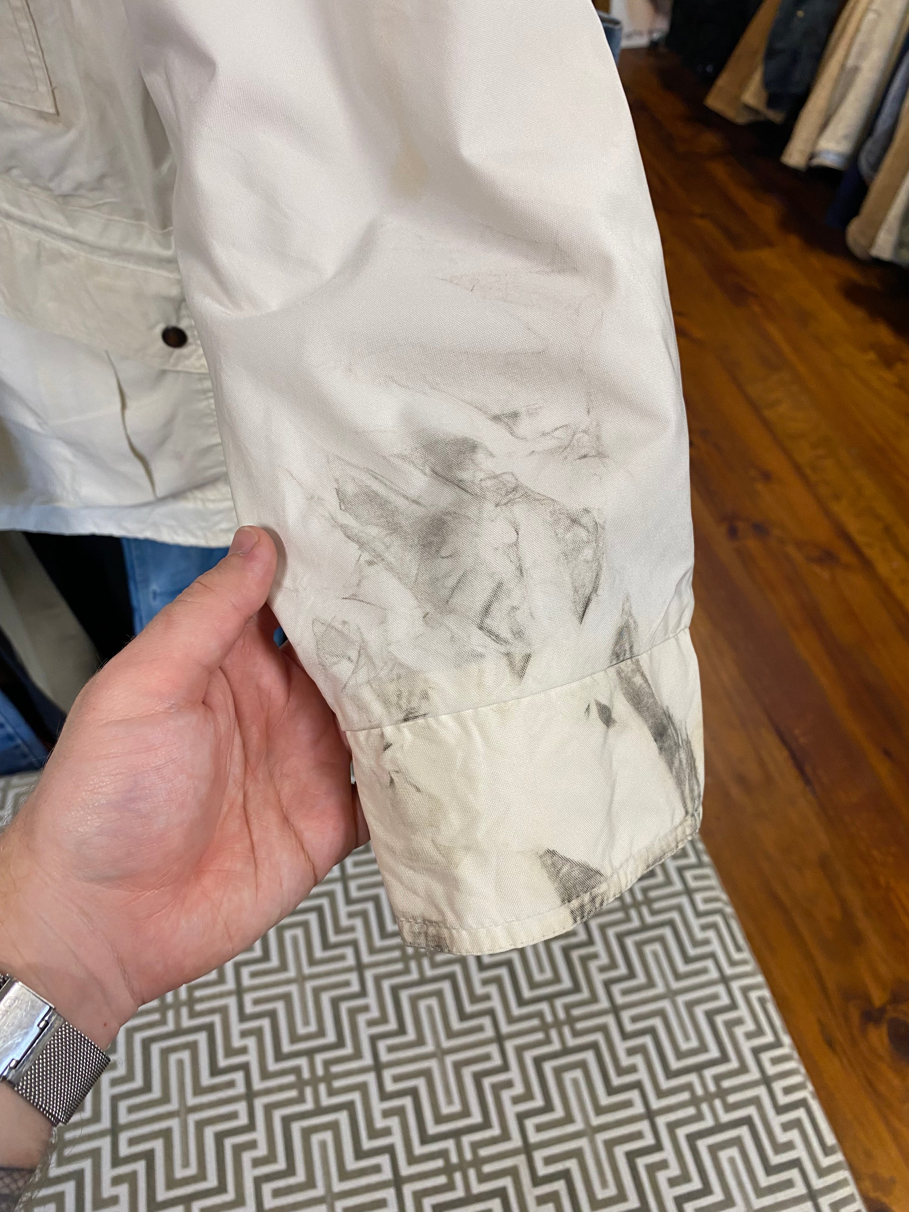 [L] Kappa x USA White Jacket/Red Interior (Broken Zip)