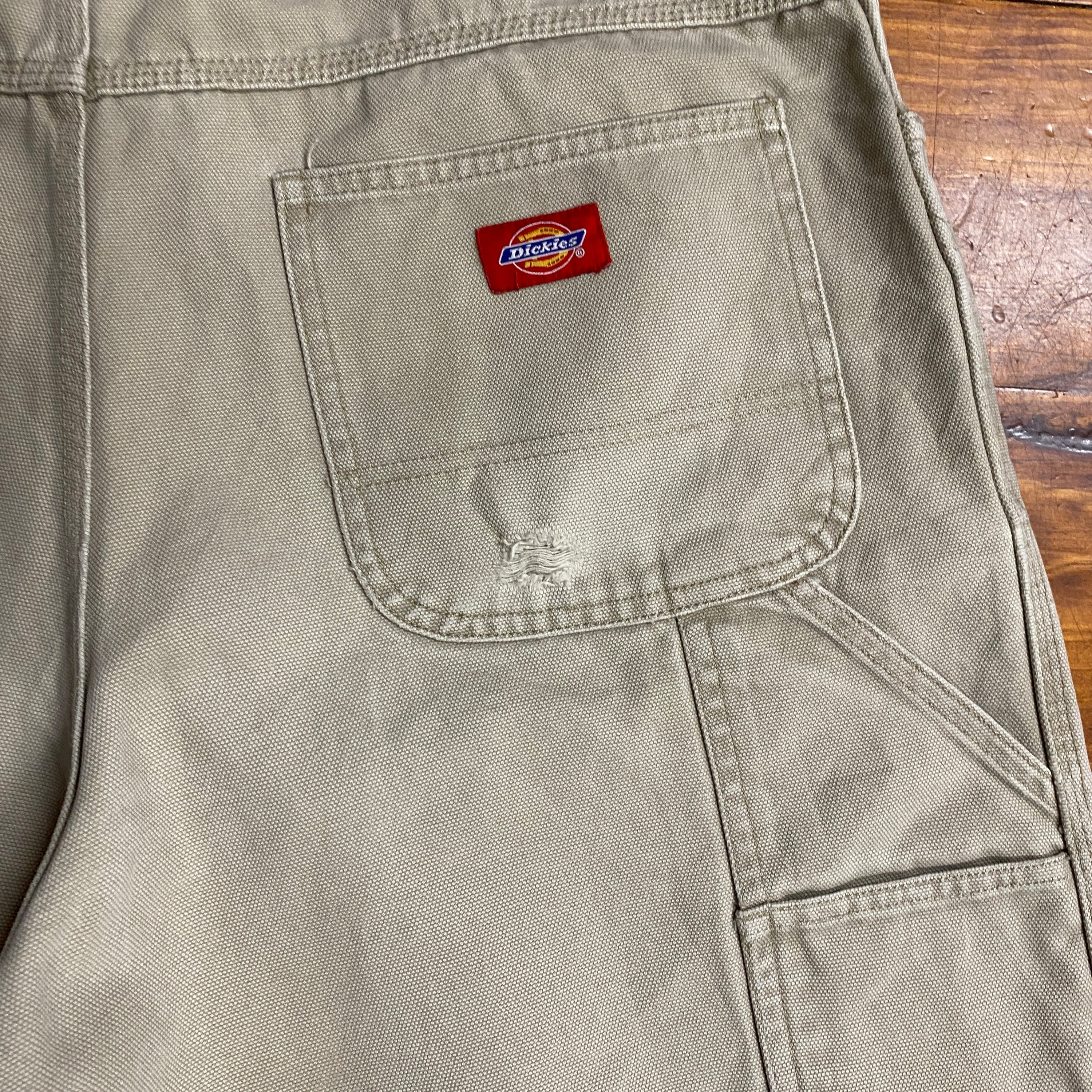 36 - Dickies Cream/Beige Carpenter Shorts DS101