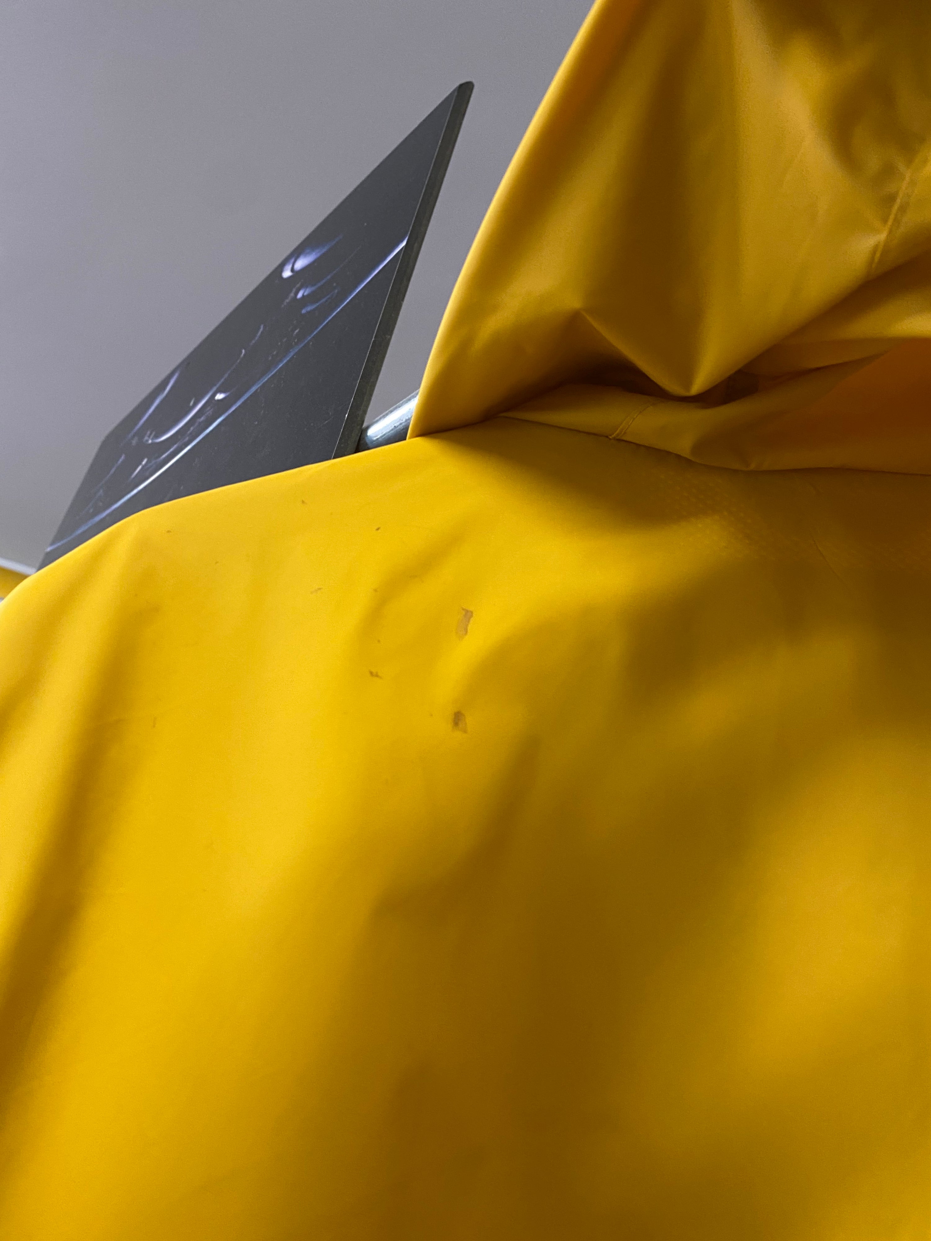 [M] Tommy Hilfiger Yellow/Blue Spray Jacket