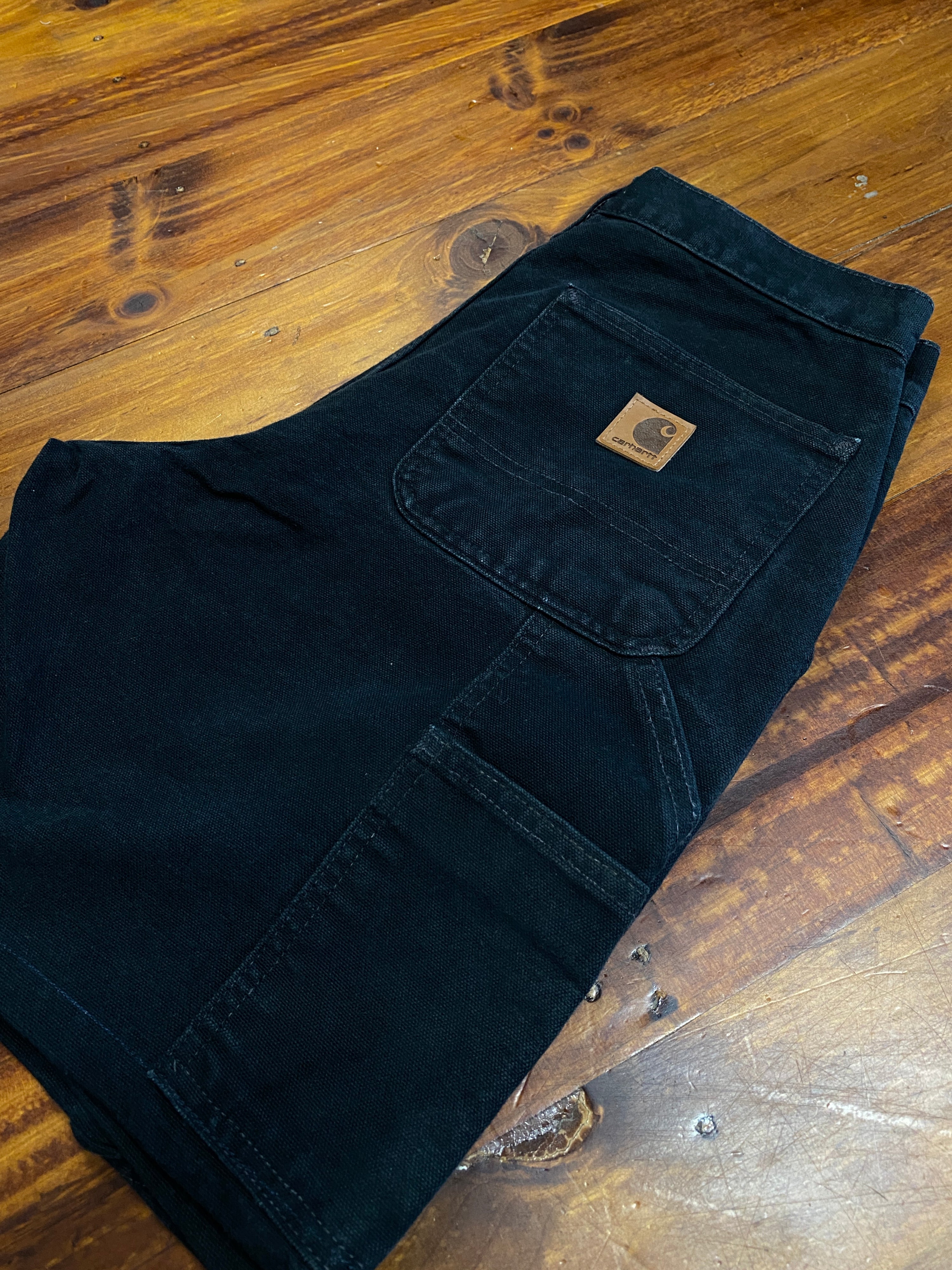 28 - Carhartt Black Carpenter Shorts DS147