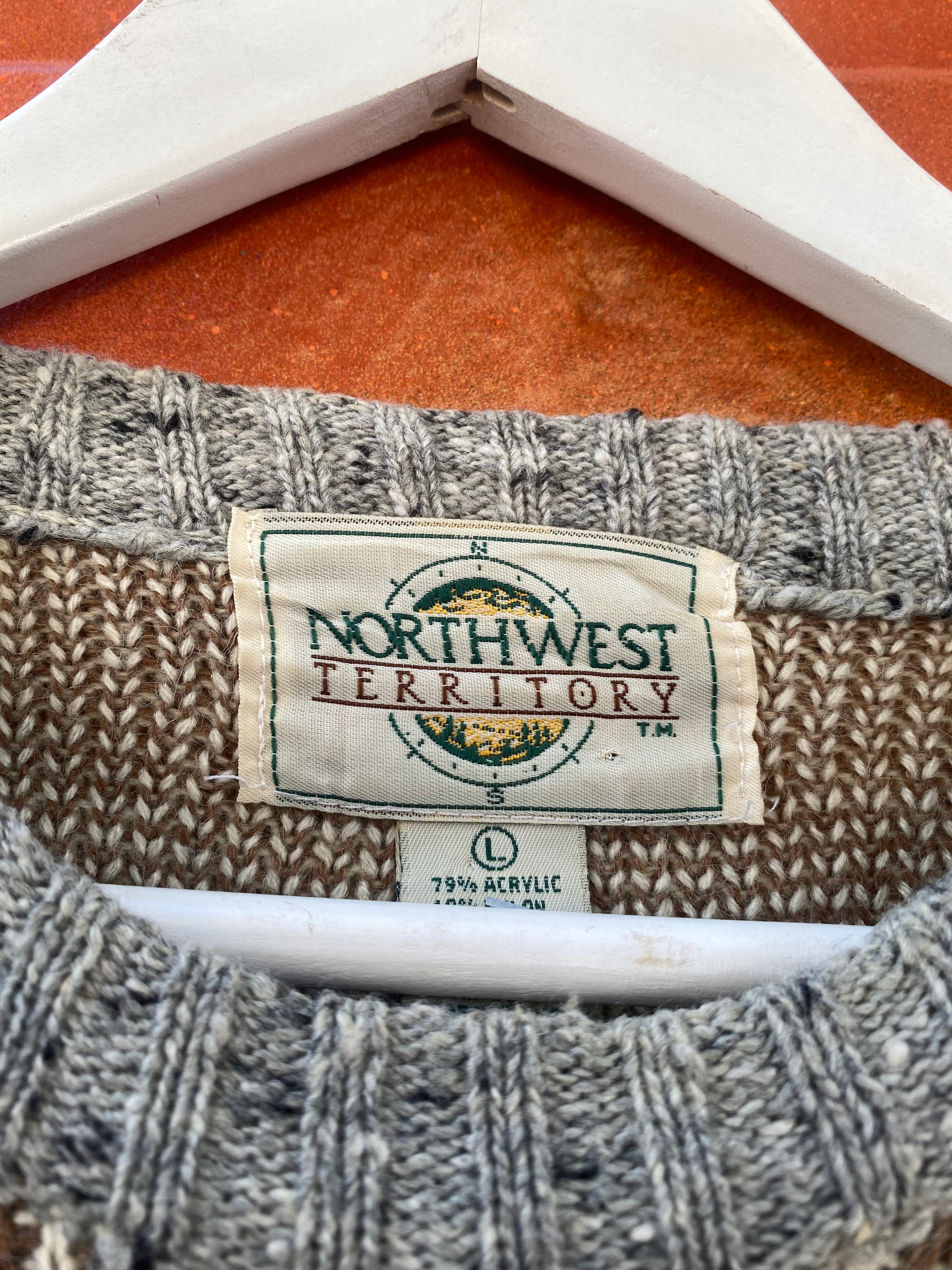 [L] Northwest Territory Beige/Brown/Grey Knit Sweater