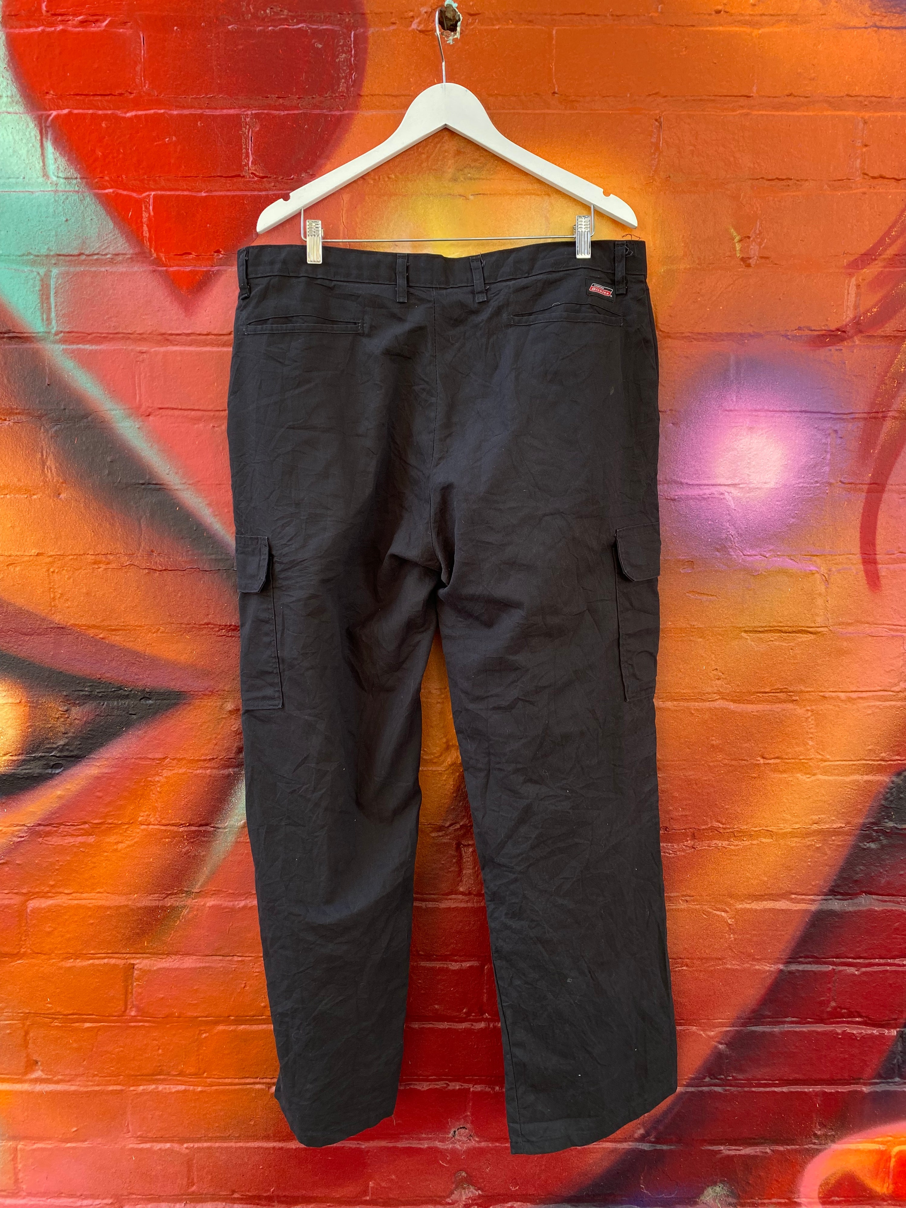 [38] Dickies Black Cargo Pants D103