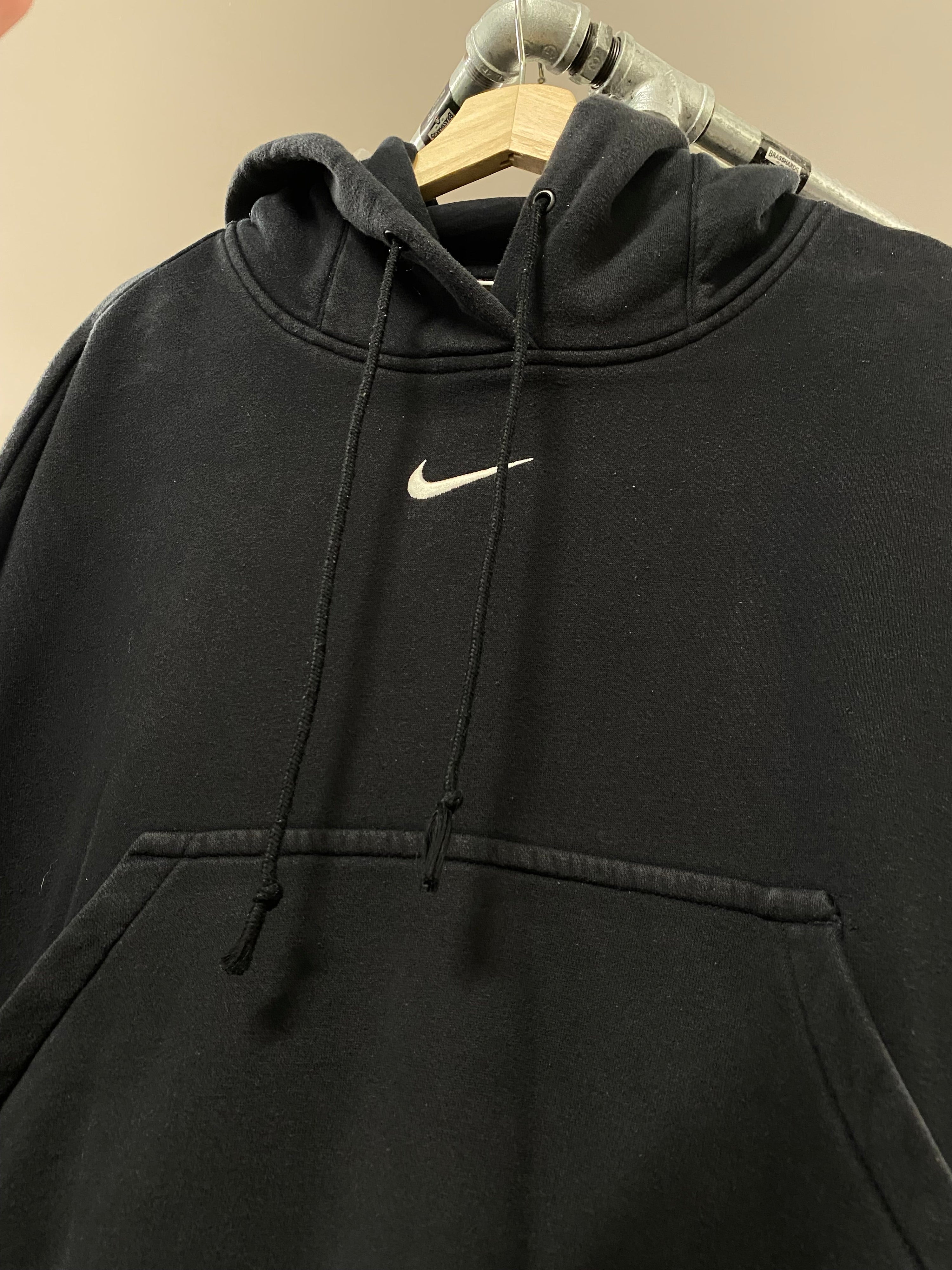 M - Nike Cropped Centre Tick Black Hoodie