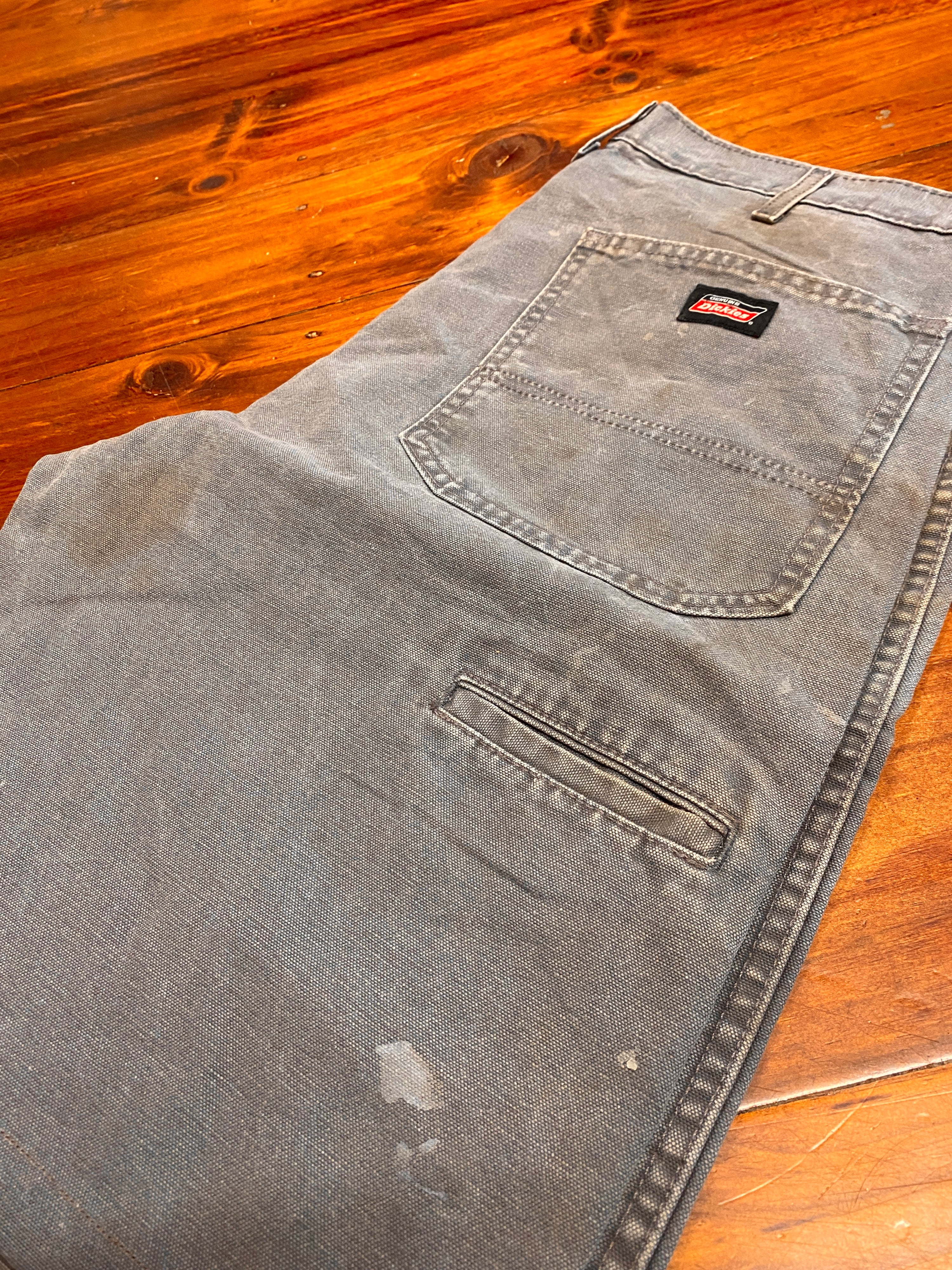 36 - Dickies Grey Carpenter Shorts DS107