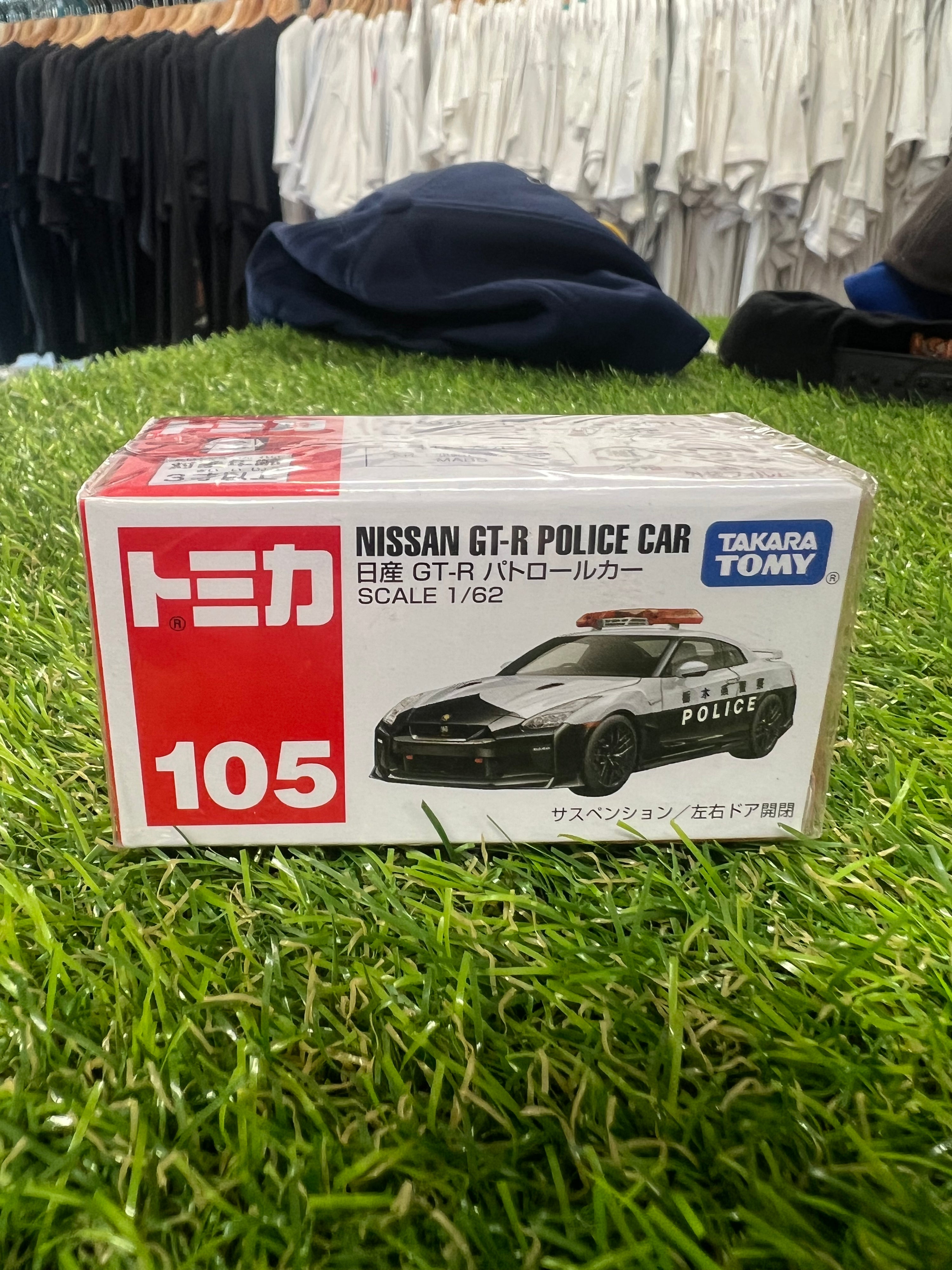 Takara Tomy #105 Nissan R35 GT-R Police Car