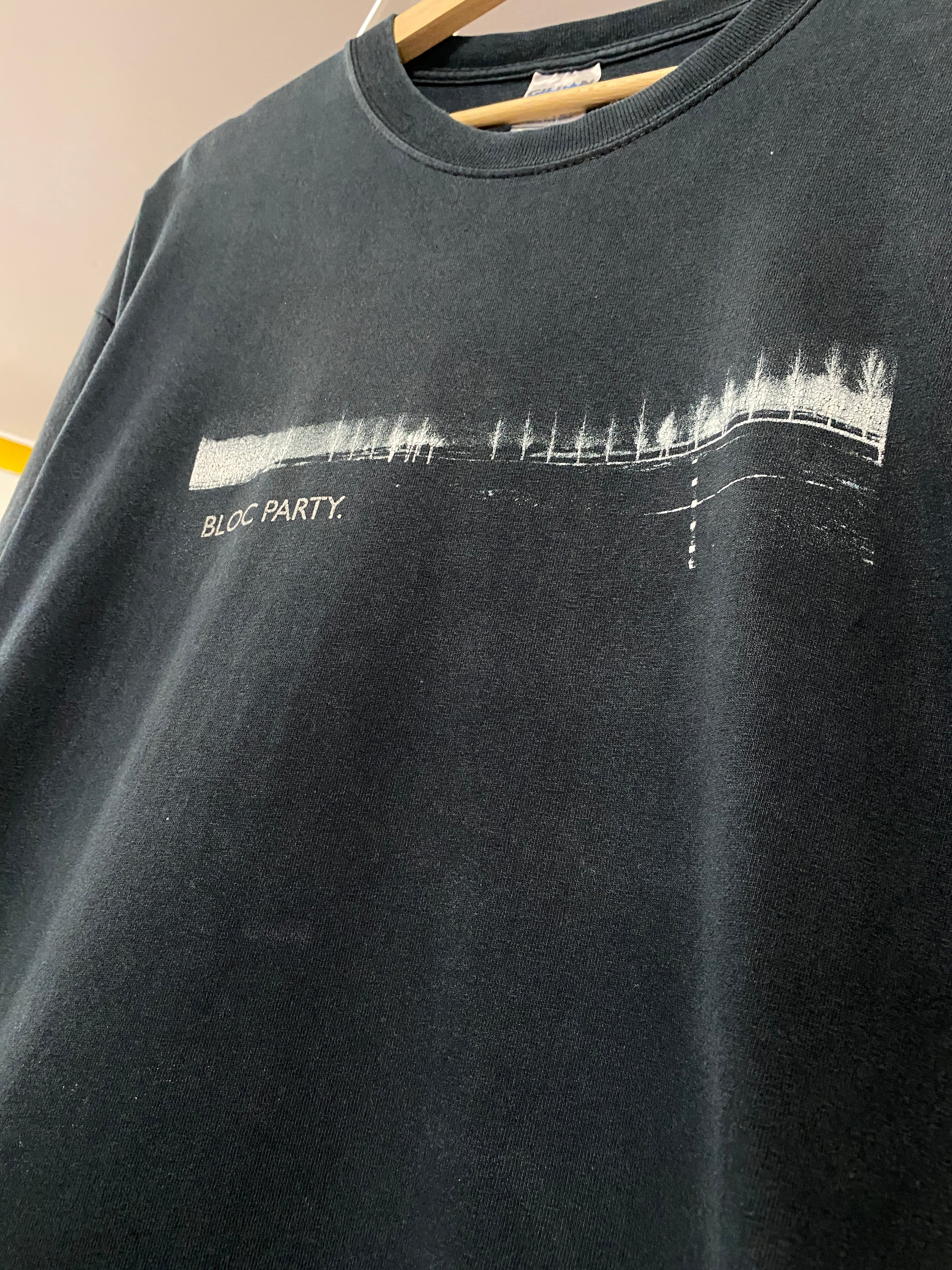 XL - 2000s Bloc Party Ultra Cotton Tee