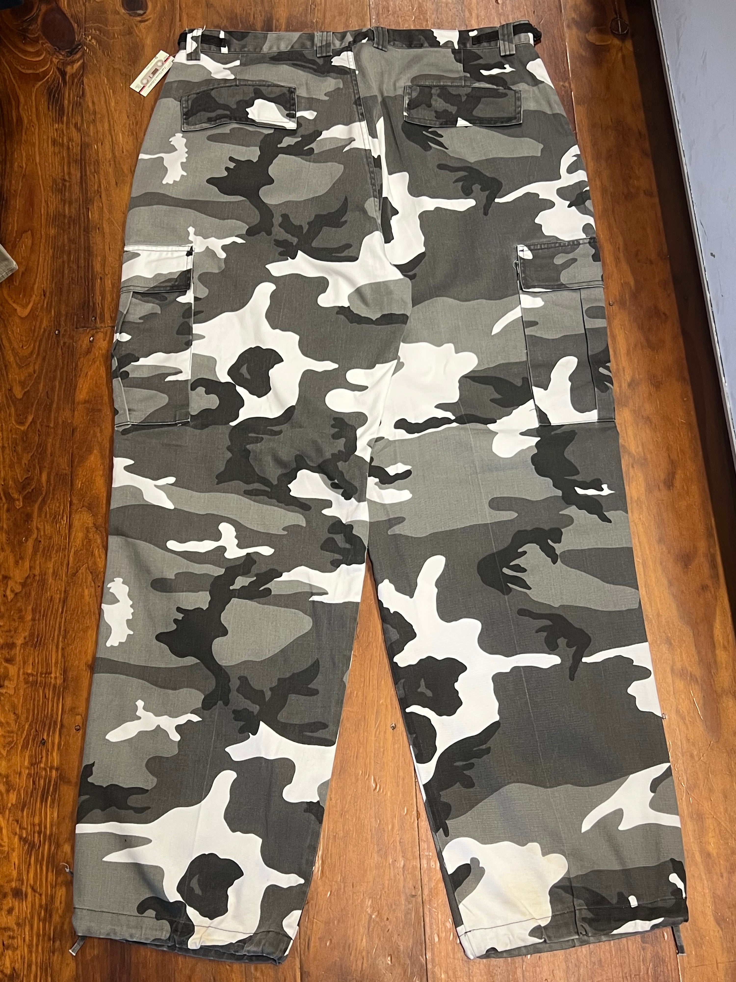 [40] Grey Camo Regal Wear Baggy Pants