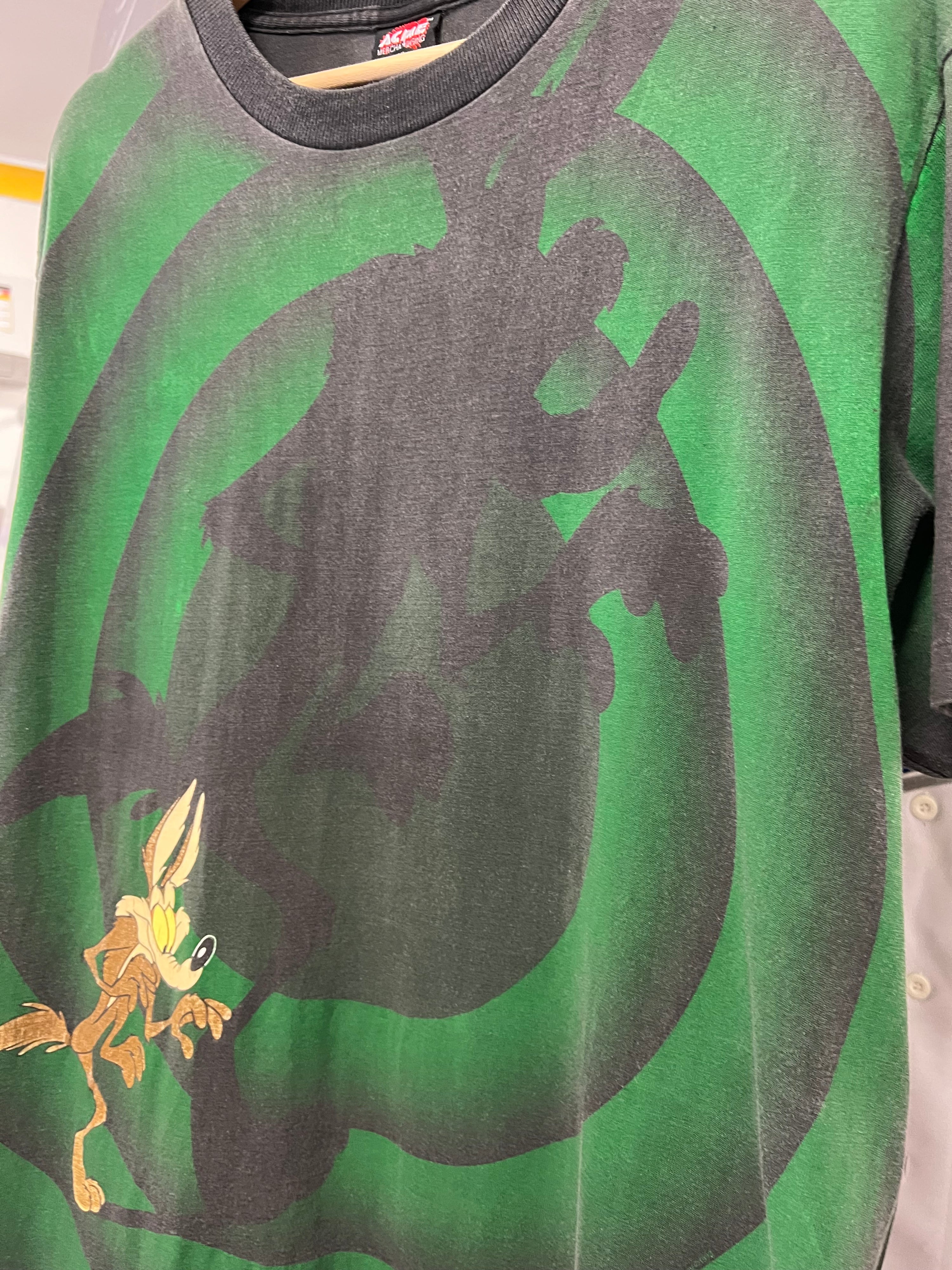 [XL] 1992 Wile E Coyote Looney Tunes Shadow All Over Print