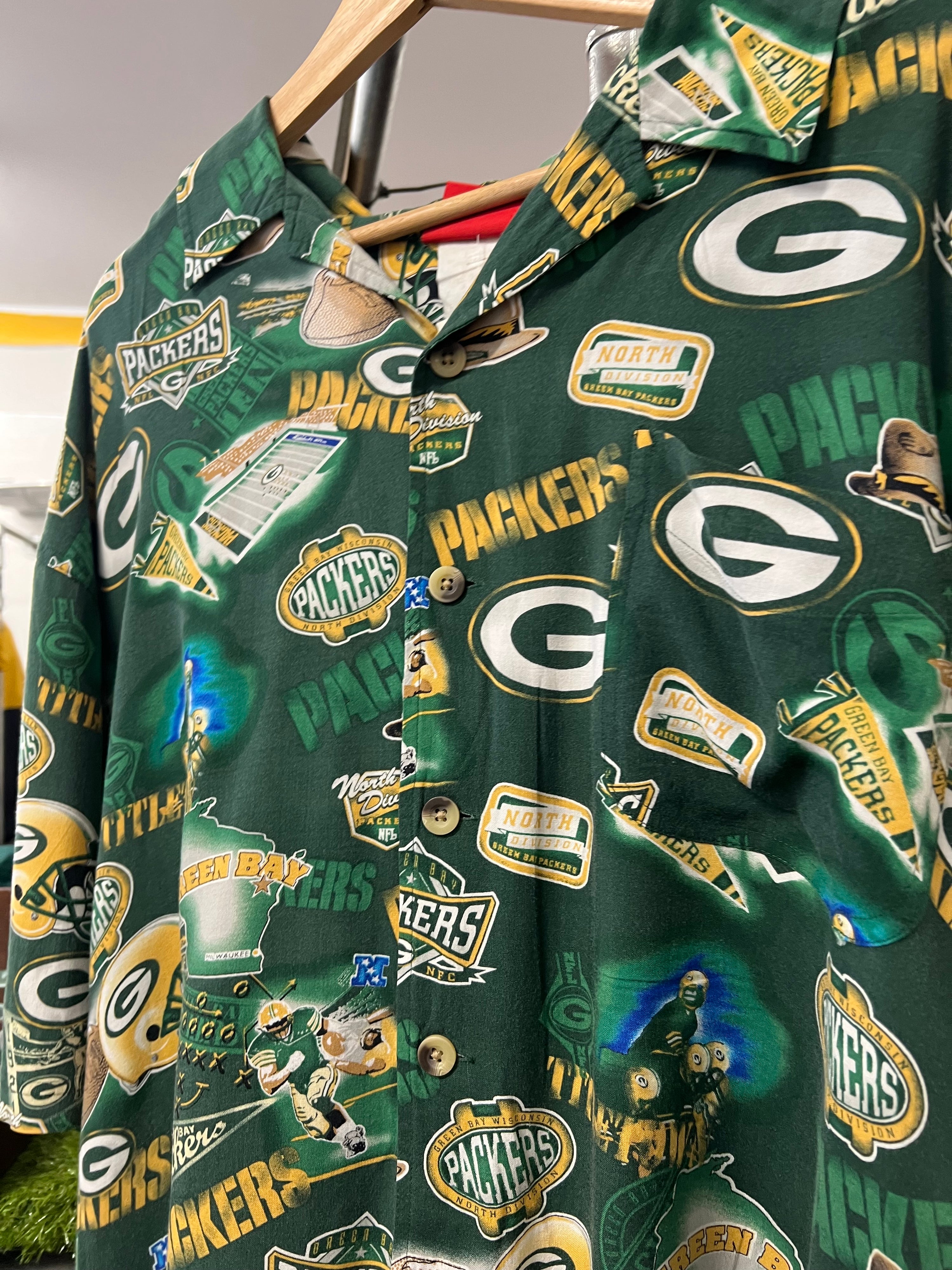 [M/L] Green Bay Packers All Over Print SS Button Up
