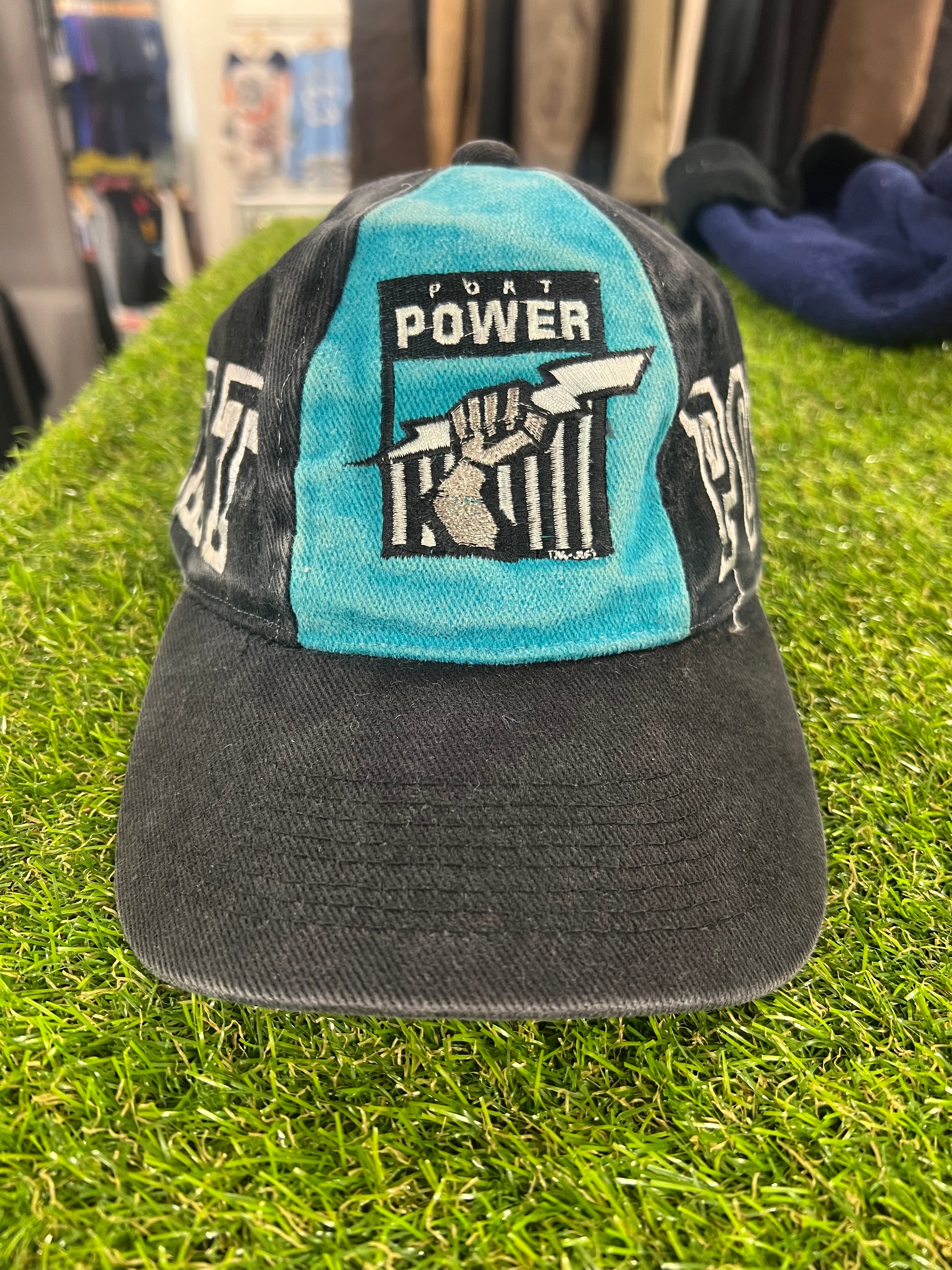Vintage Port Power x Eclipse Cap