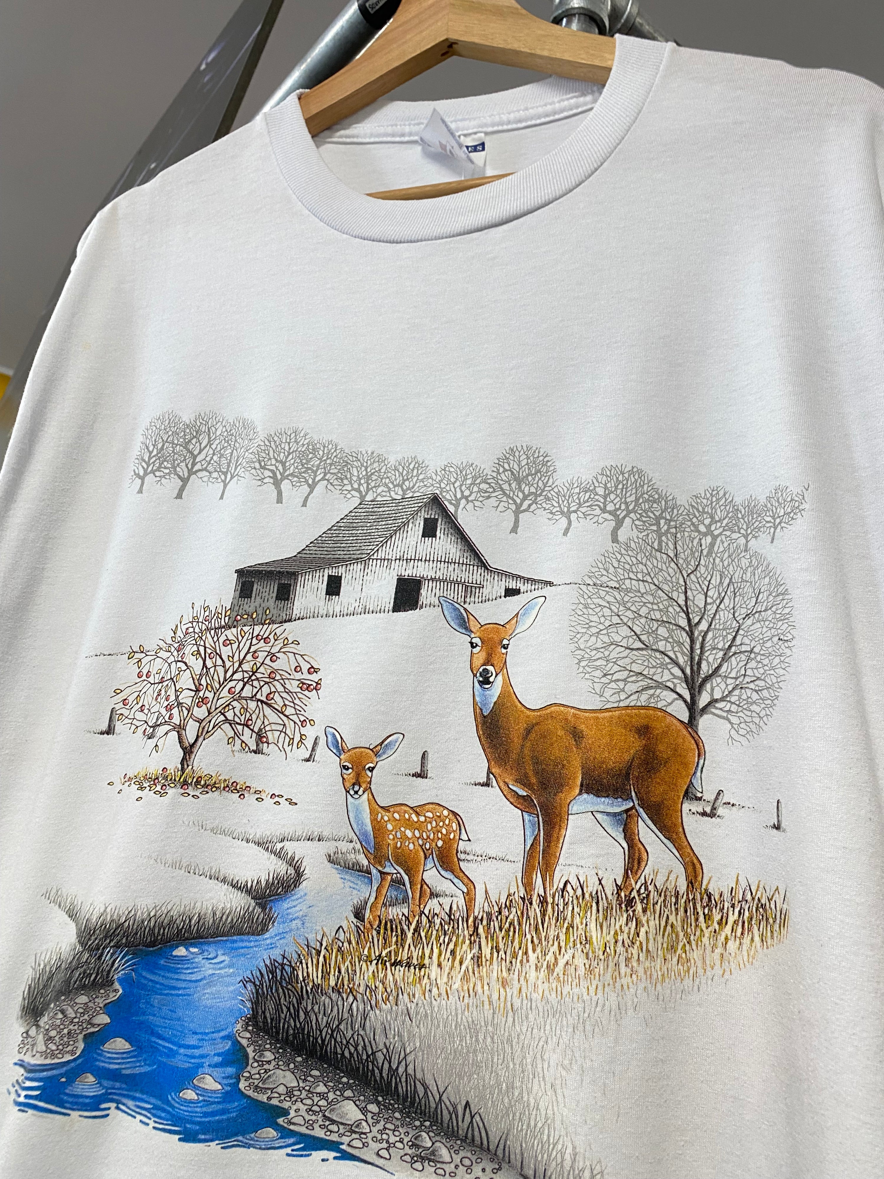 [L/XL] Vintage Deers And Barn White Tee