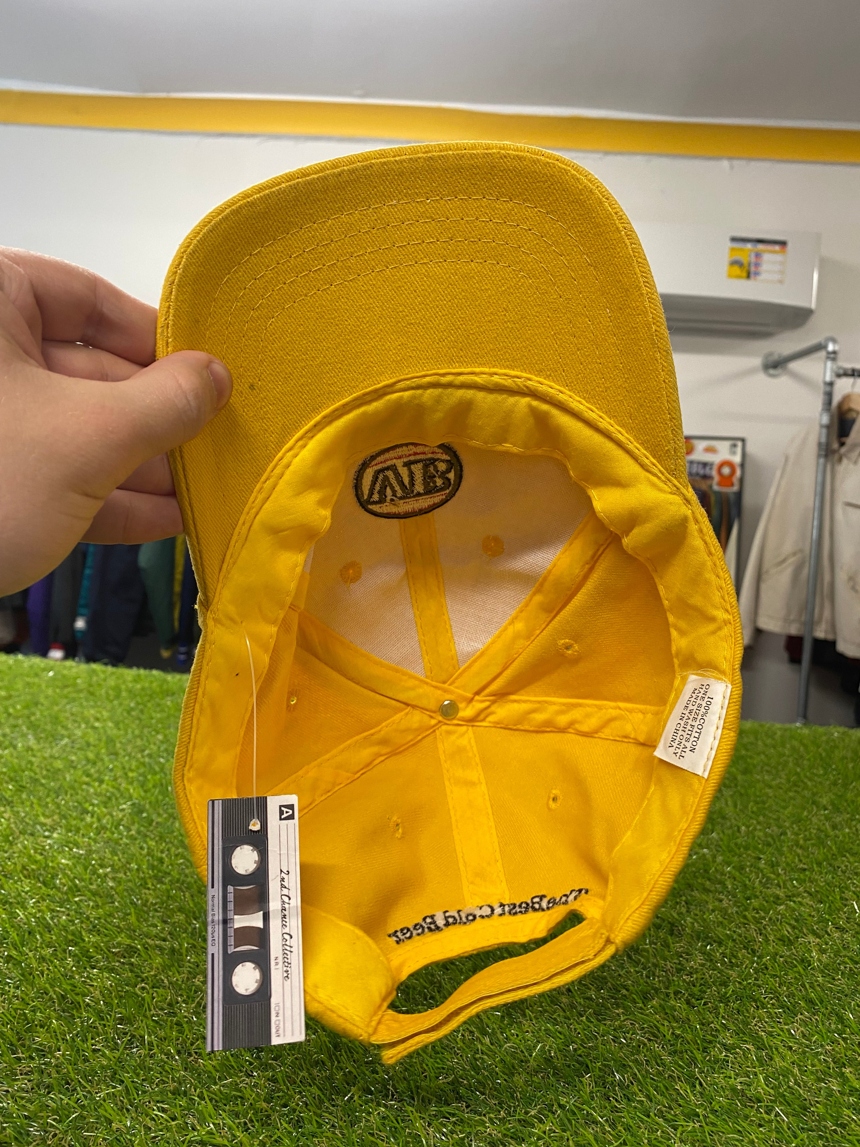 VB Midstrength Lager Yellow Hat