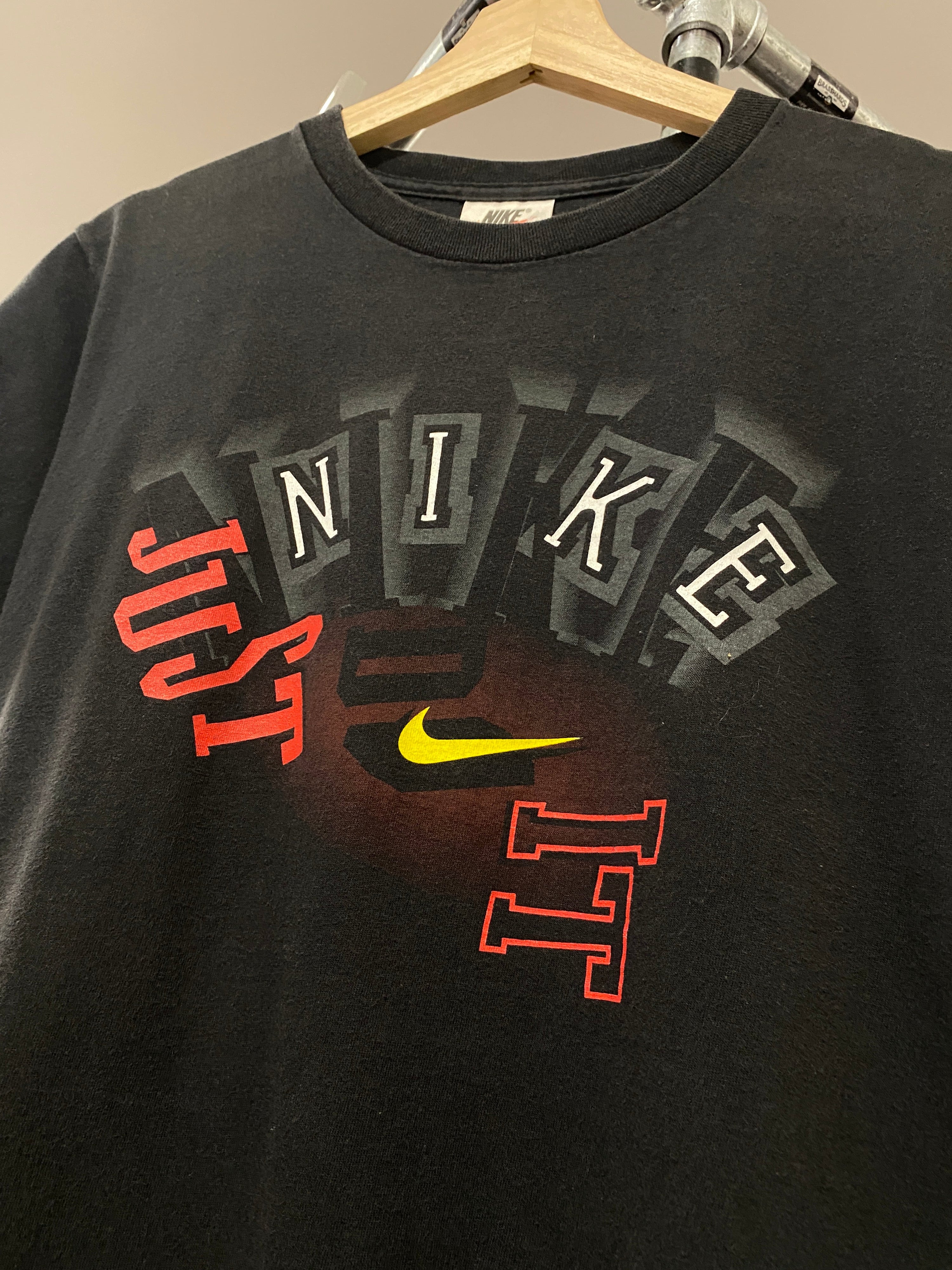 L - Nike Just Do It Jumbled Words Red/Black