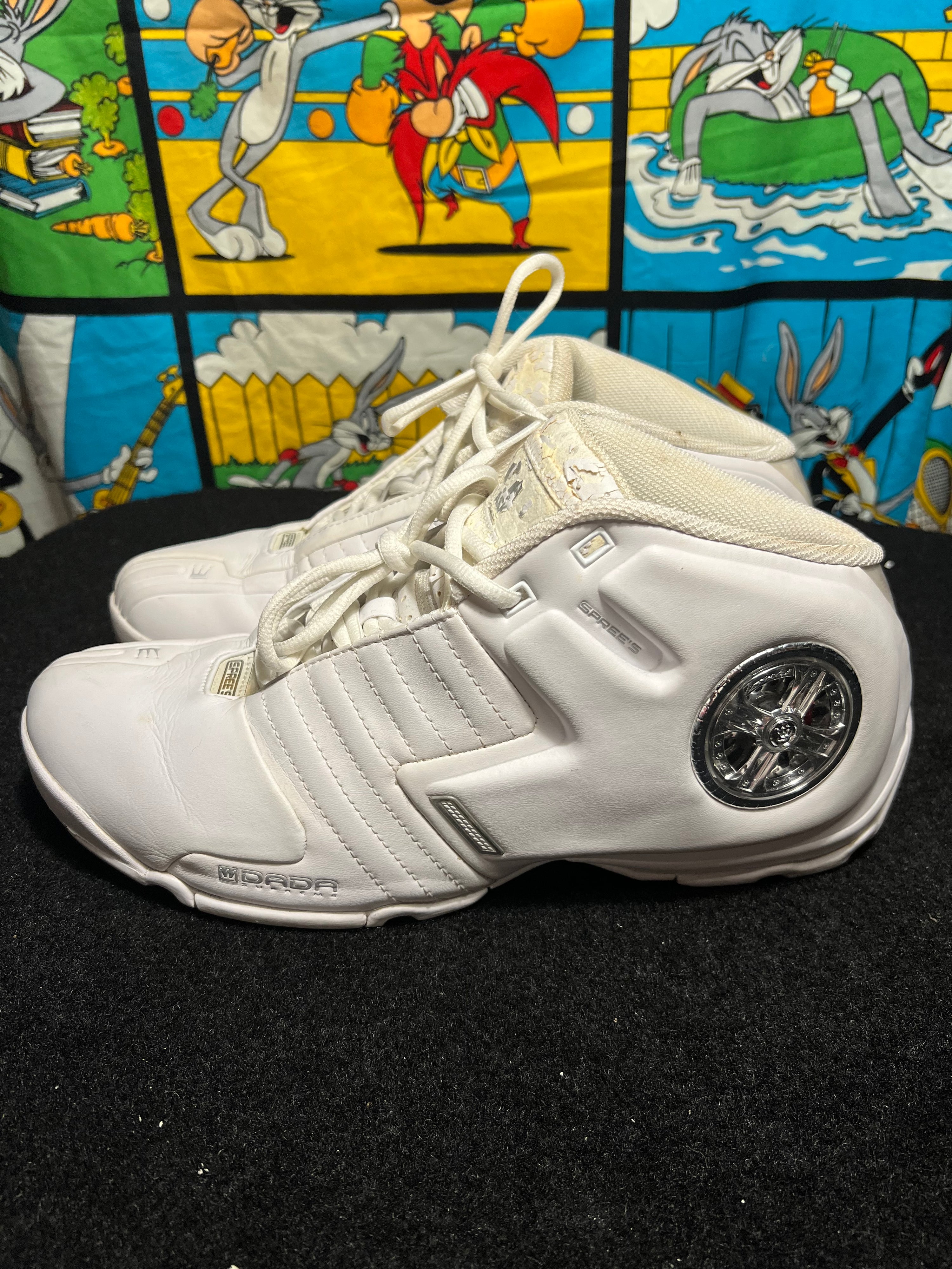 US13 - Rare 2000s DADA Basketball Pump Spinner Shoes USED