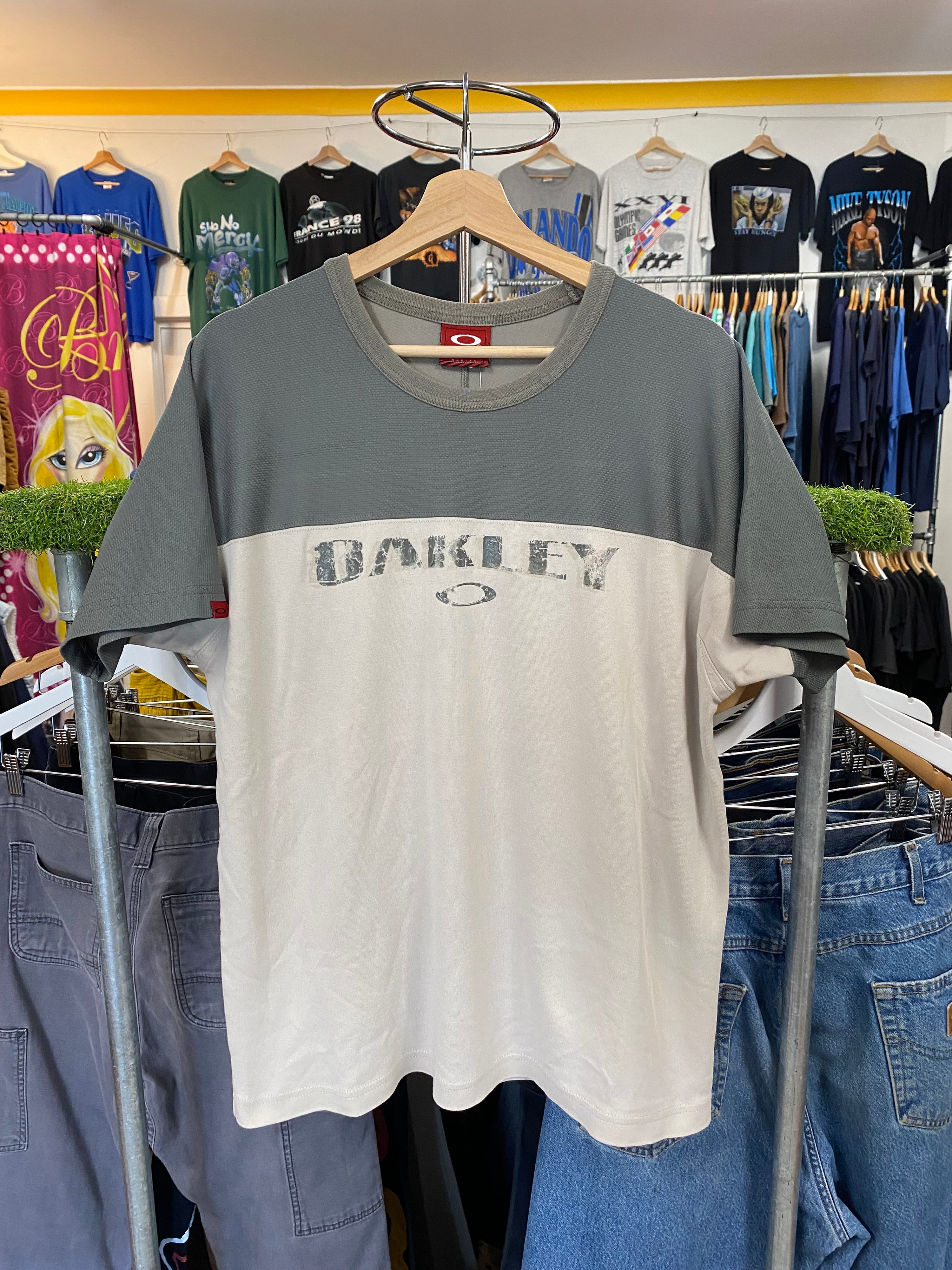 [L] Oakley Distressed Green/Cream Tee