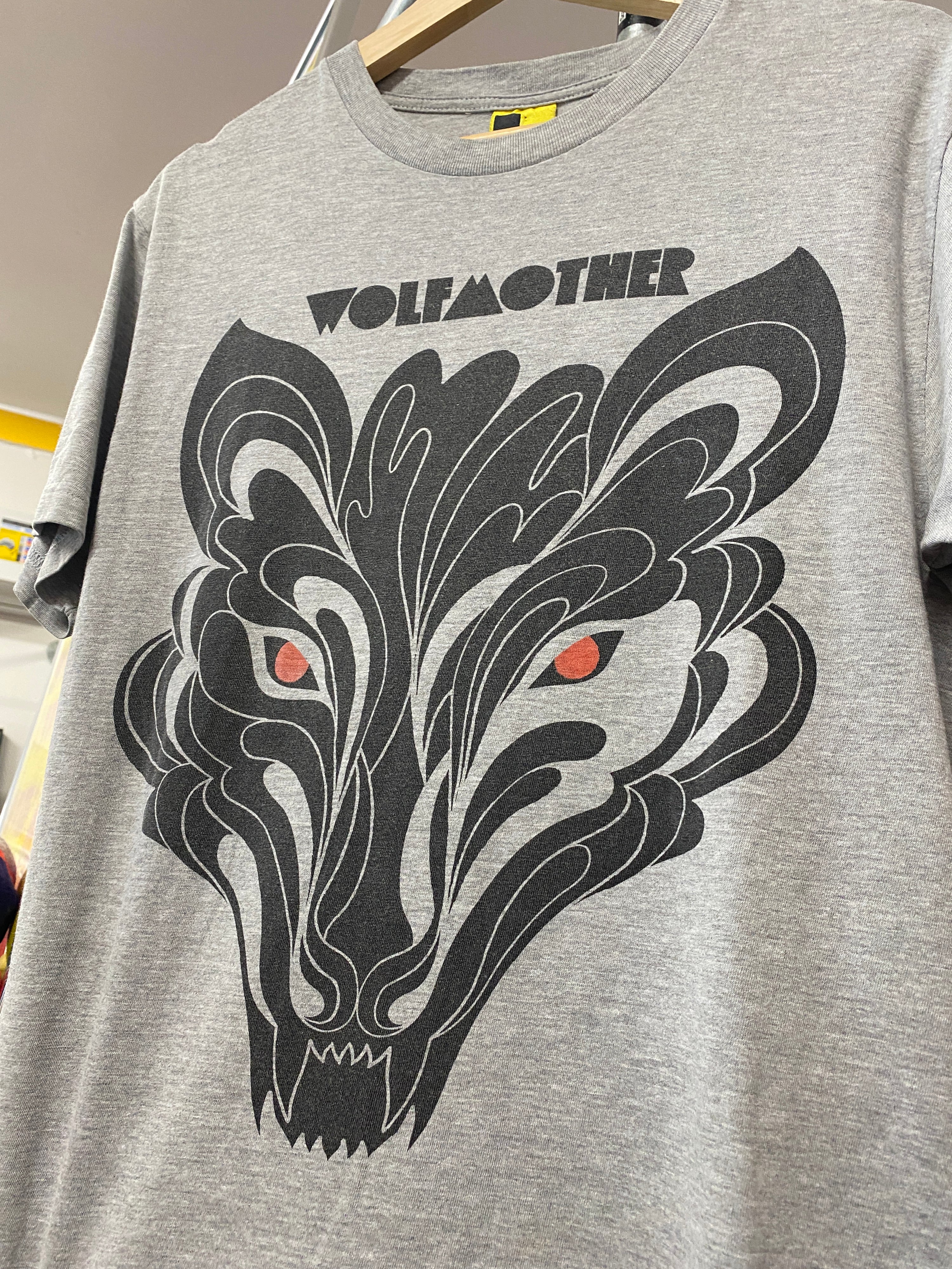 M - 2005 Wolfmother Tribal Wolf Grey Tee