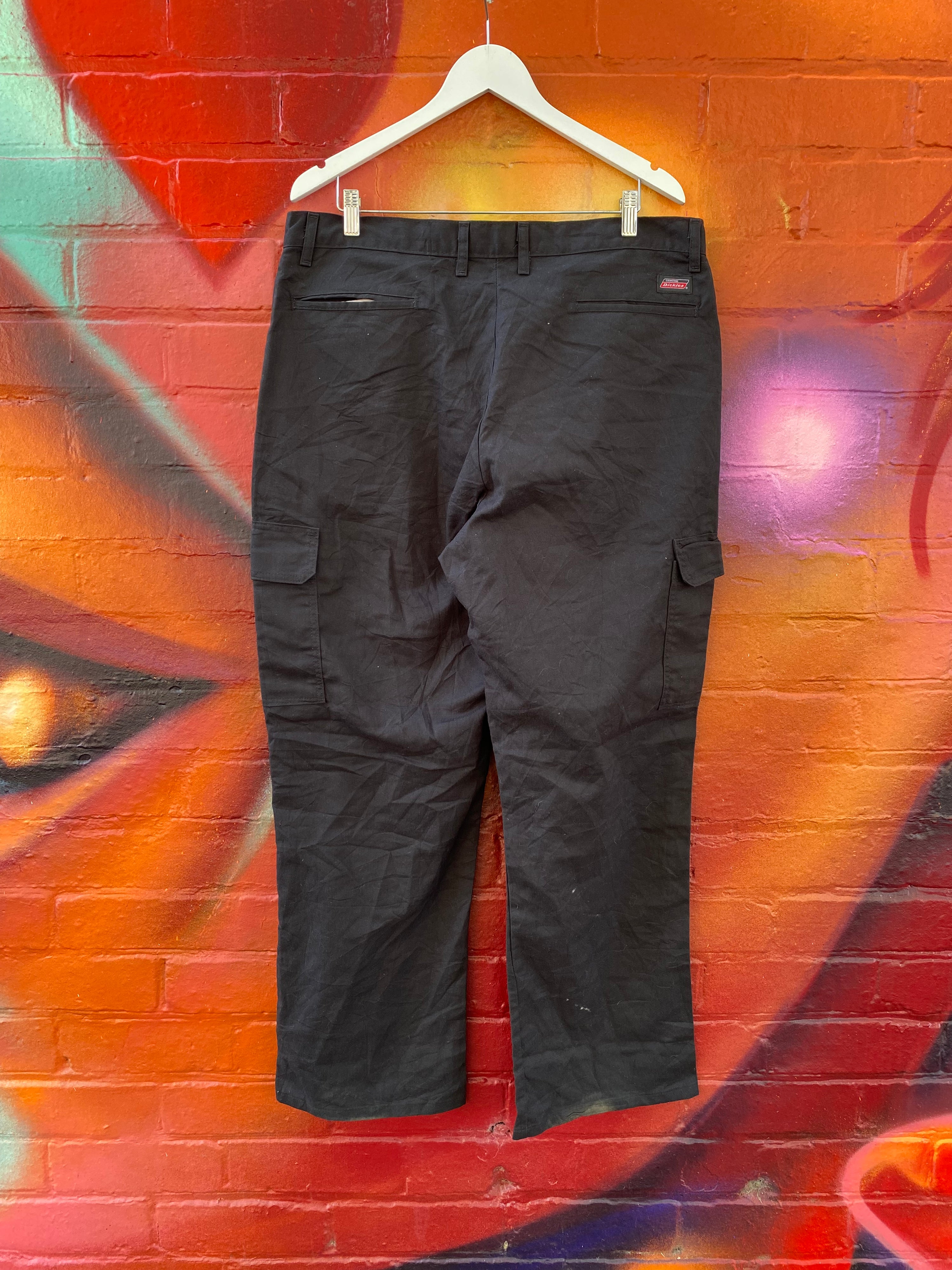 [38] Dickies Black Cargo Pants D202