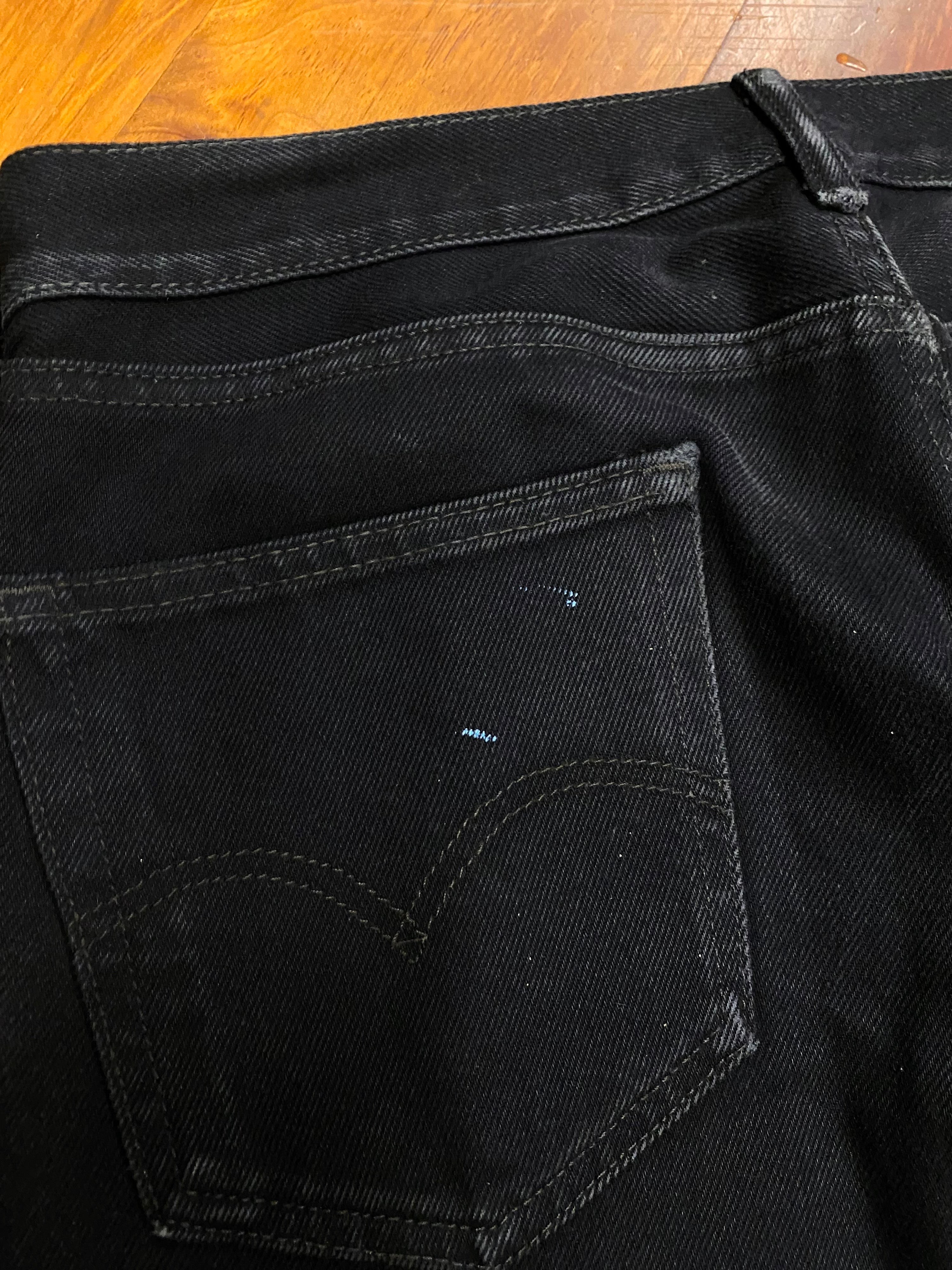 [33] Levi's 505 Black Jeans 33x29