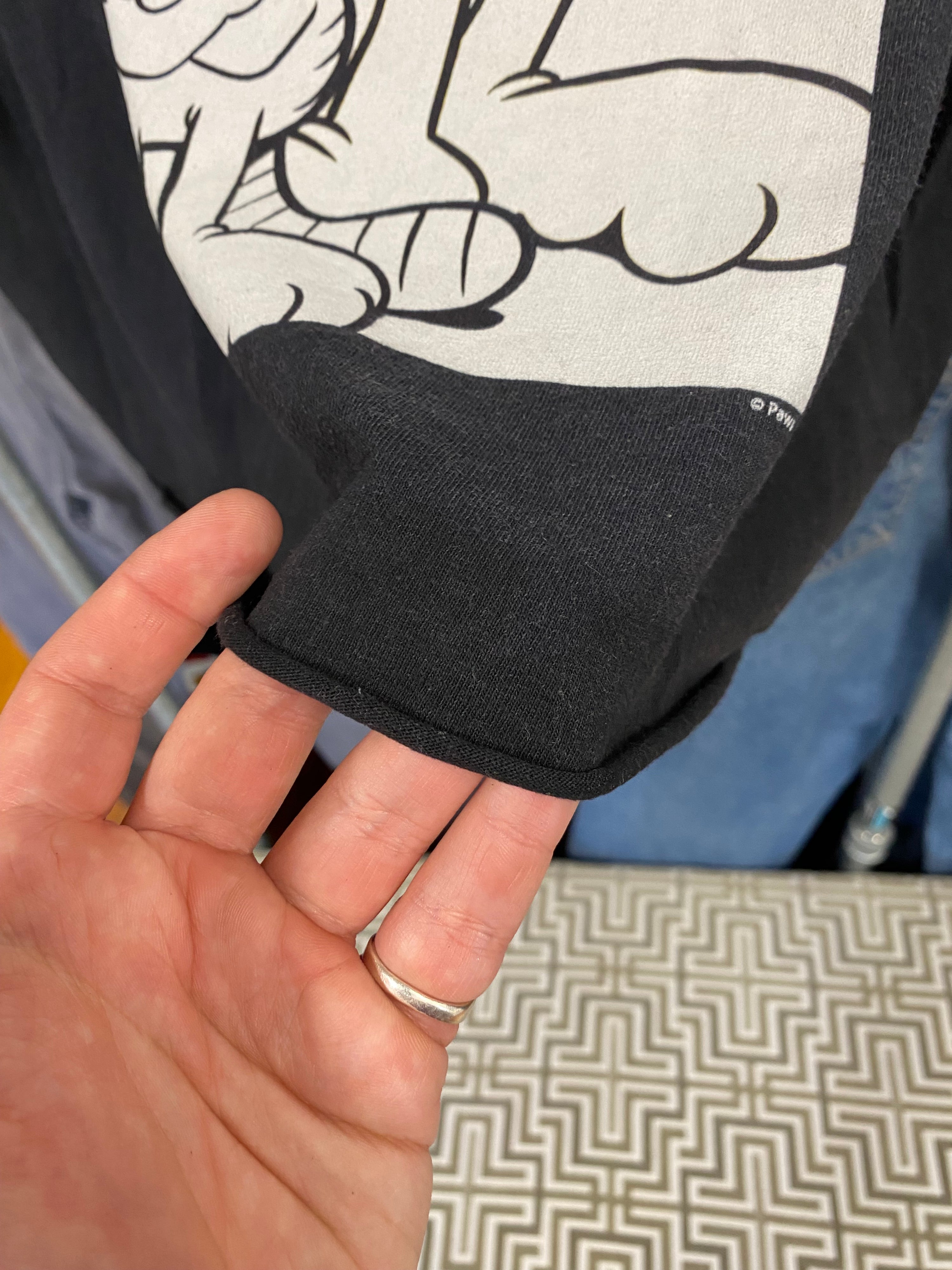 [XL] Garfield Say Hello To My Little Friend Cropped Black Tee