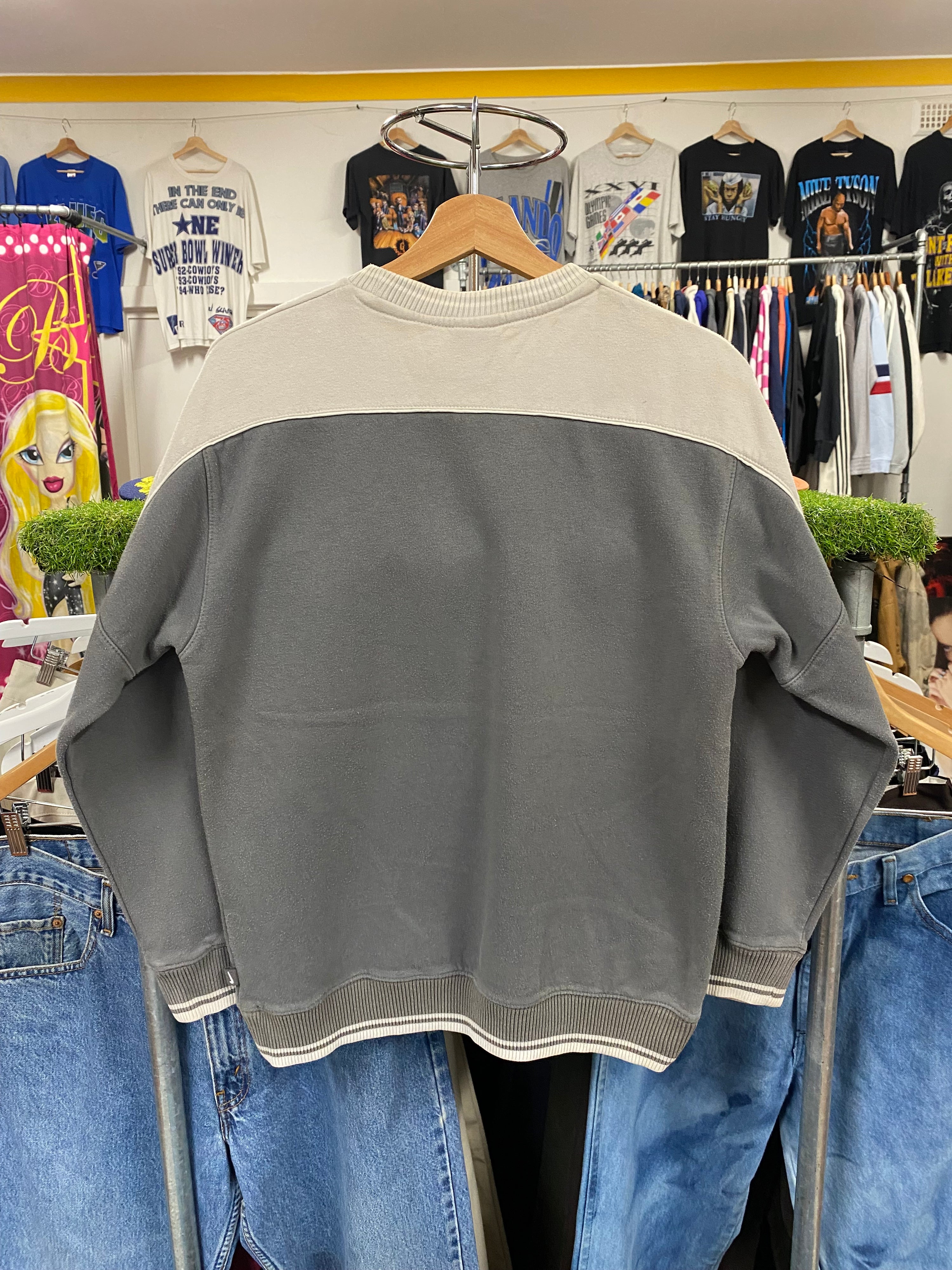 [L] Nike Grey/Cream Accents Faded Logo Jumper