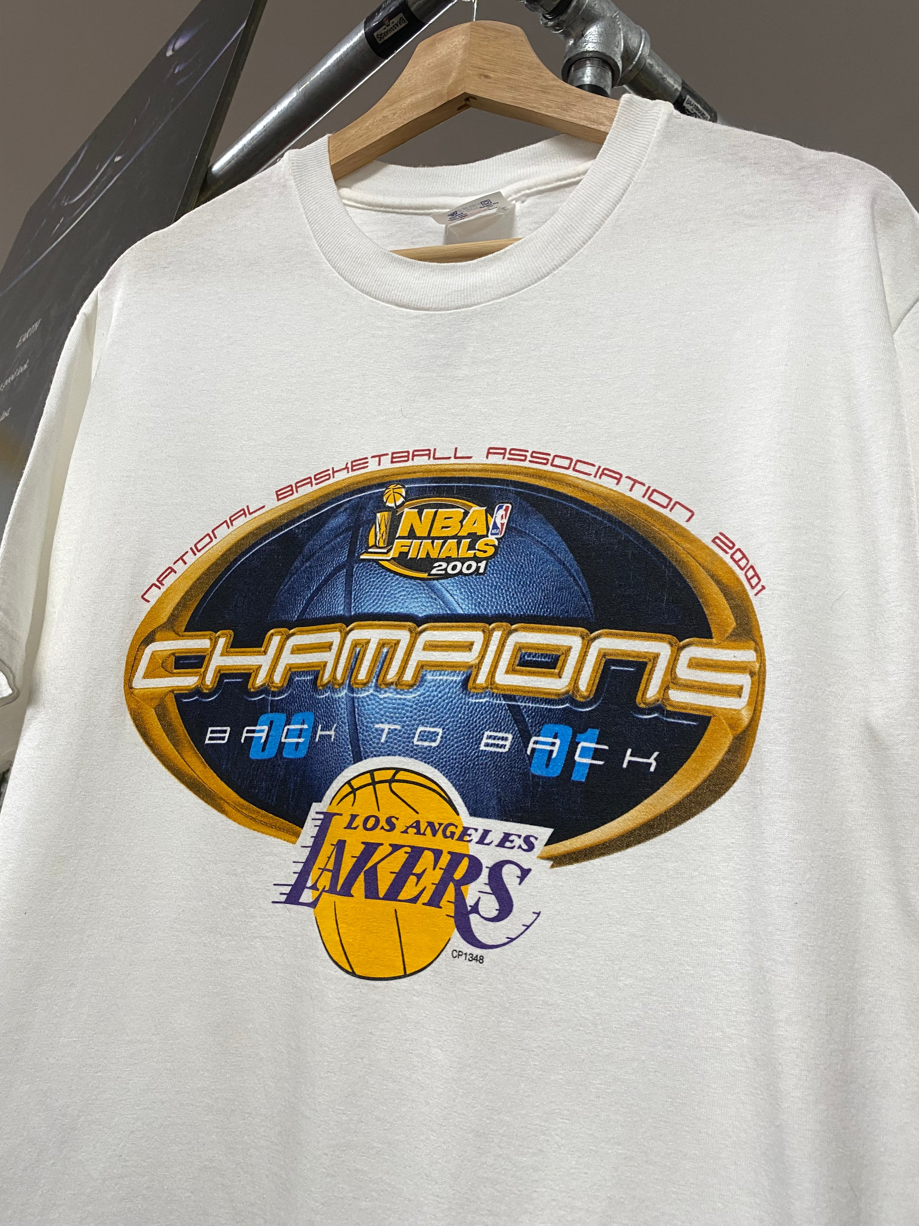 M - LA Lakers 2001 Back To Back Champions NBA Tee
