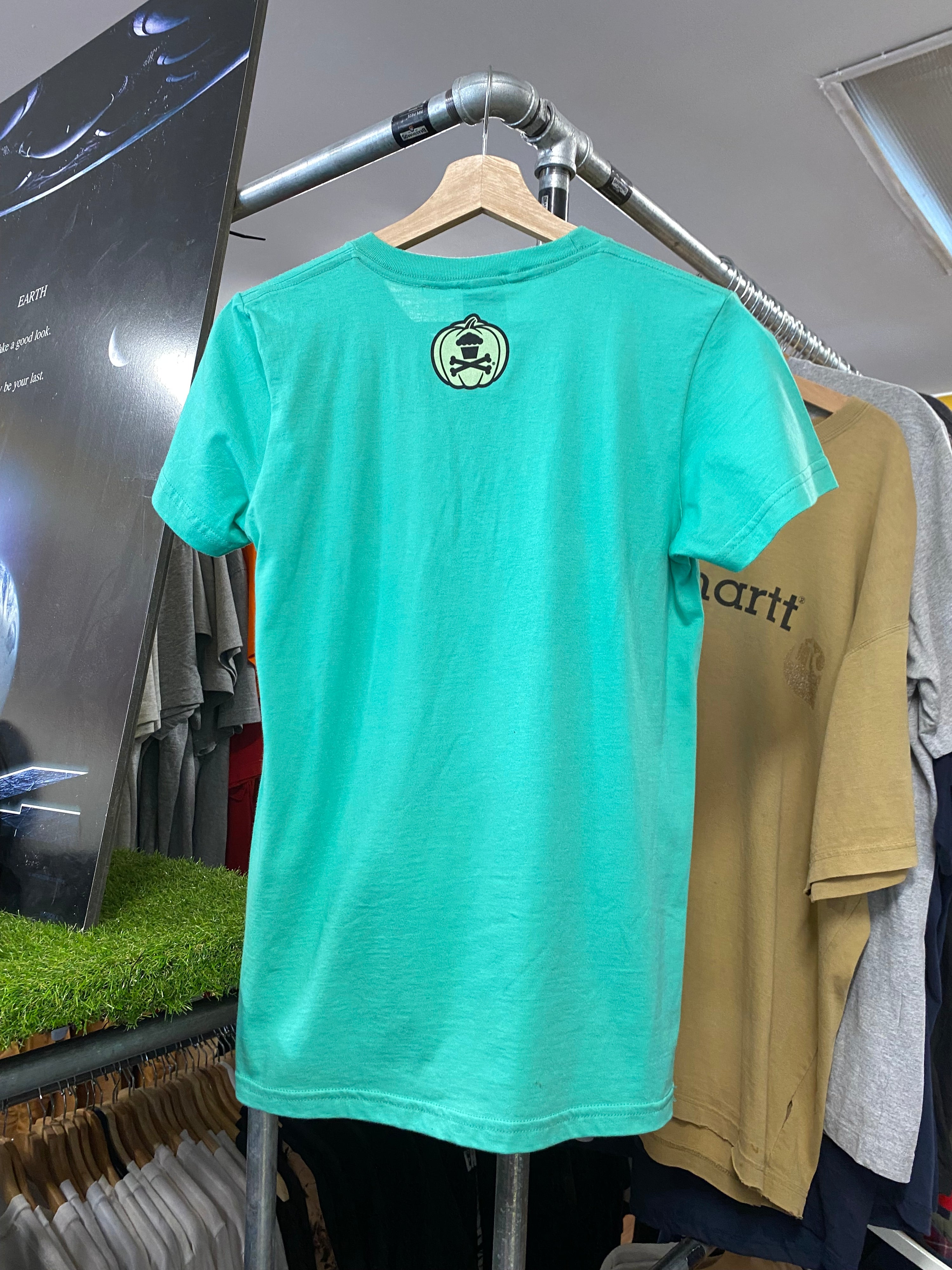 [L] Johnny Cupcakes Texas Chainsaw Green Tee