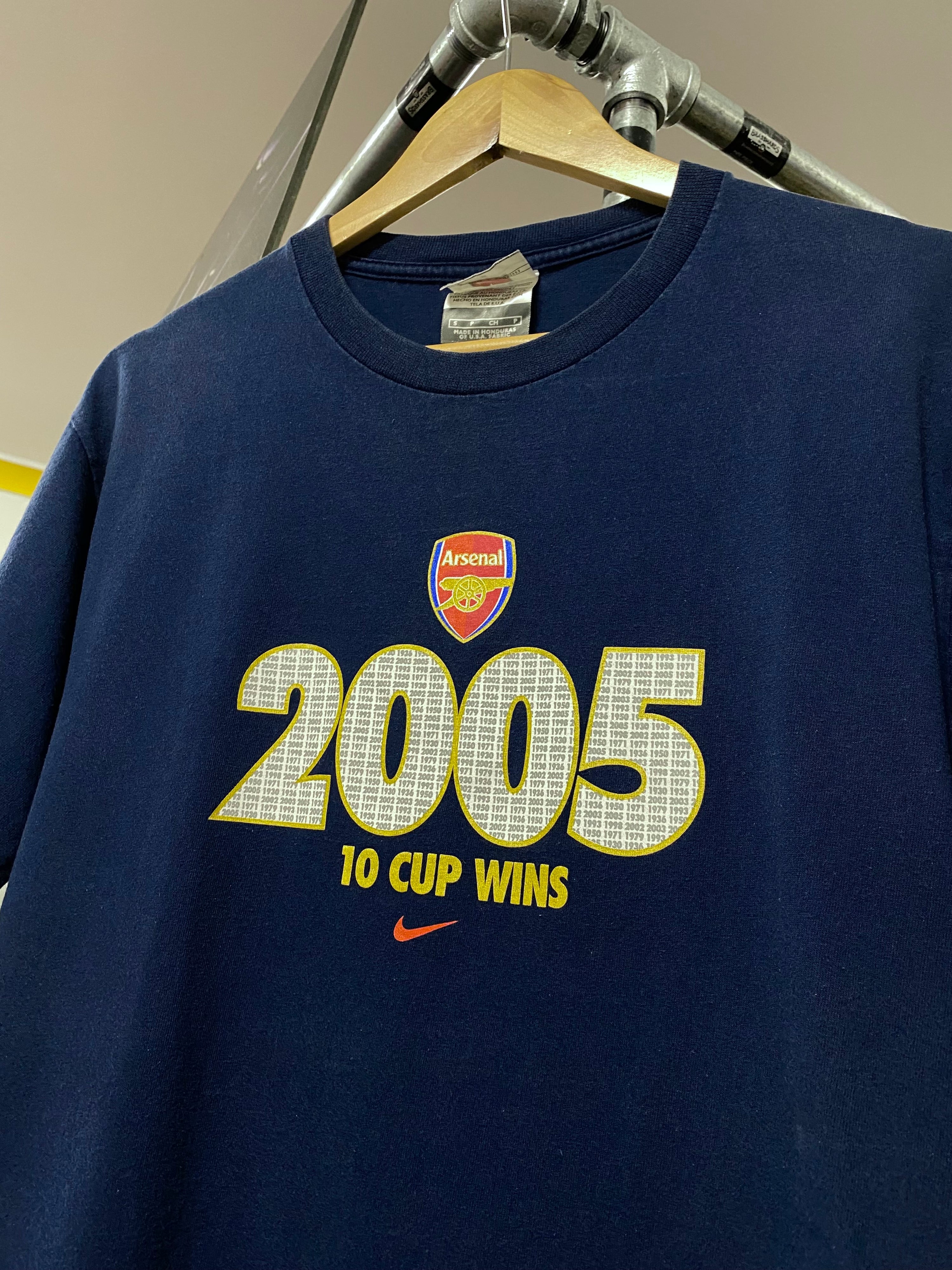 S - 2005 Nike Team Arsenal 10 Cup Wins DB DS