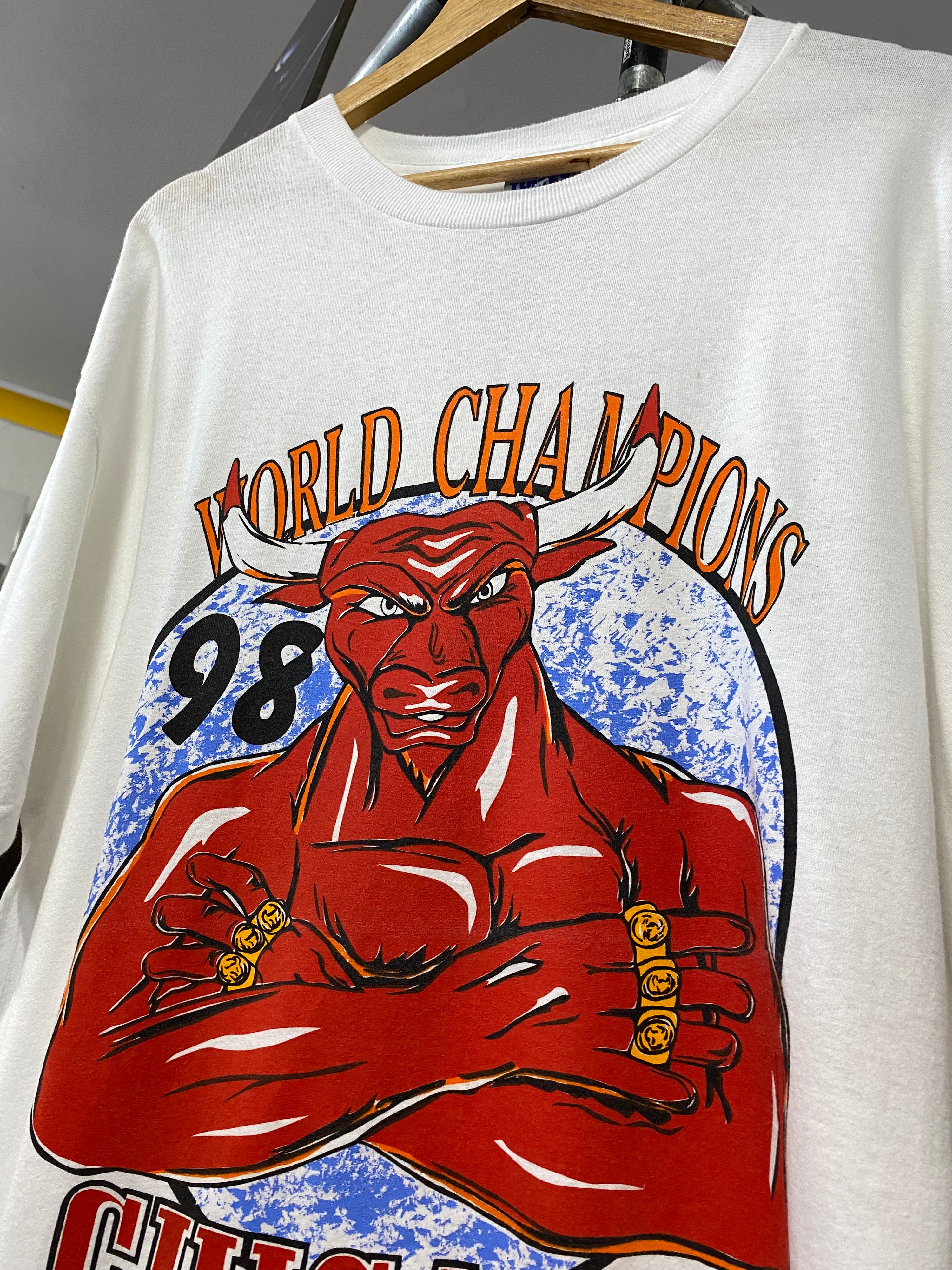 XL - 1998 Chicago Bulls World Champions White Bootleg Tee