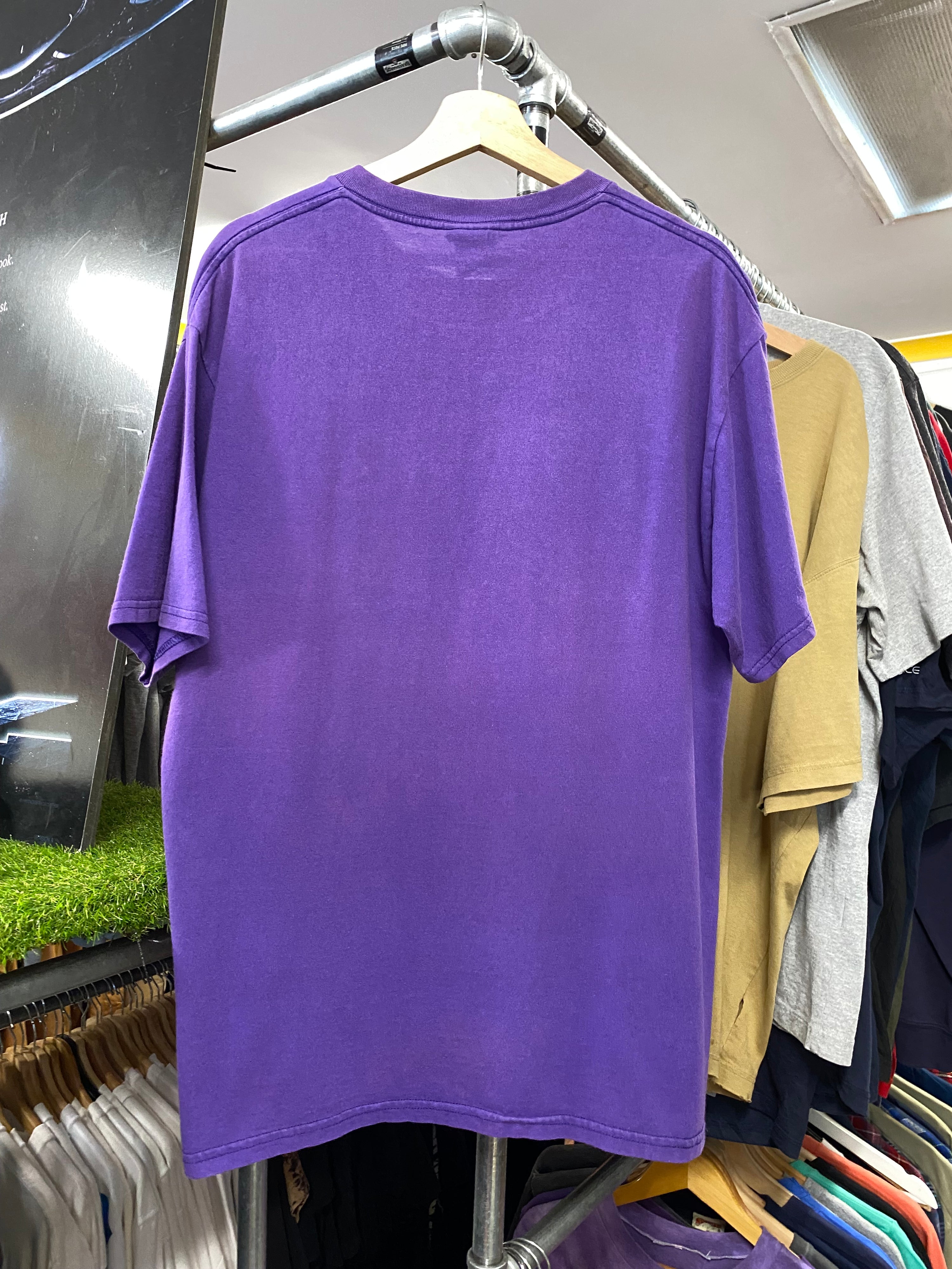 L - Vintage Sacramento Kings Embroidered Purple Tee