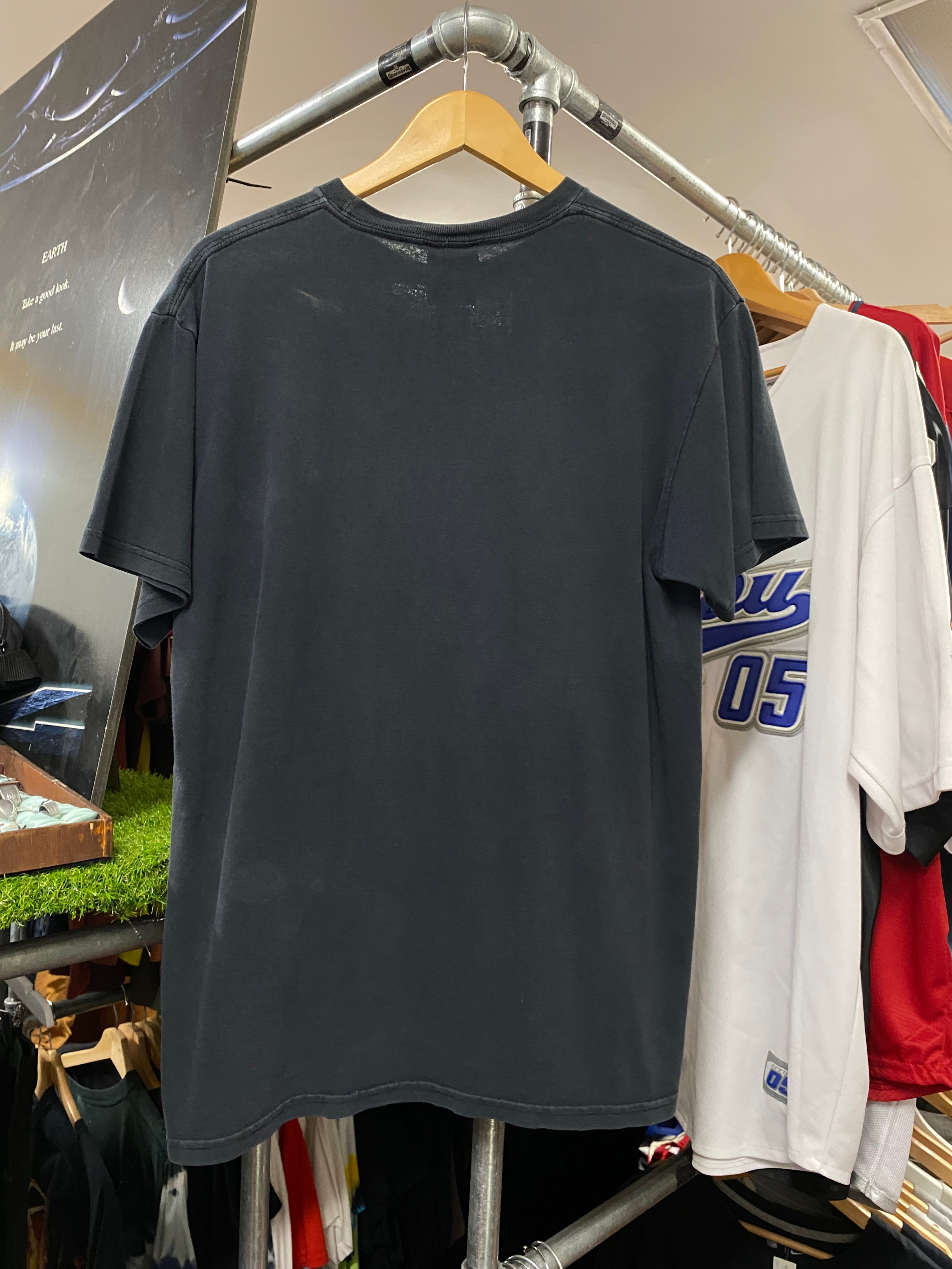 M - 2000s Nike Black Tee Spellout Gradient