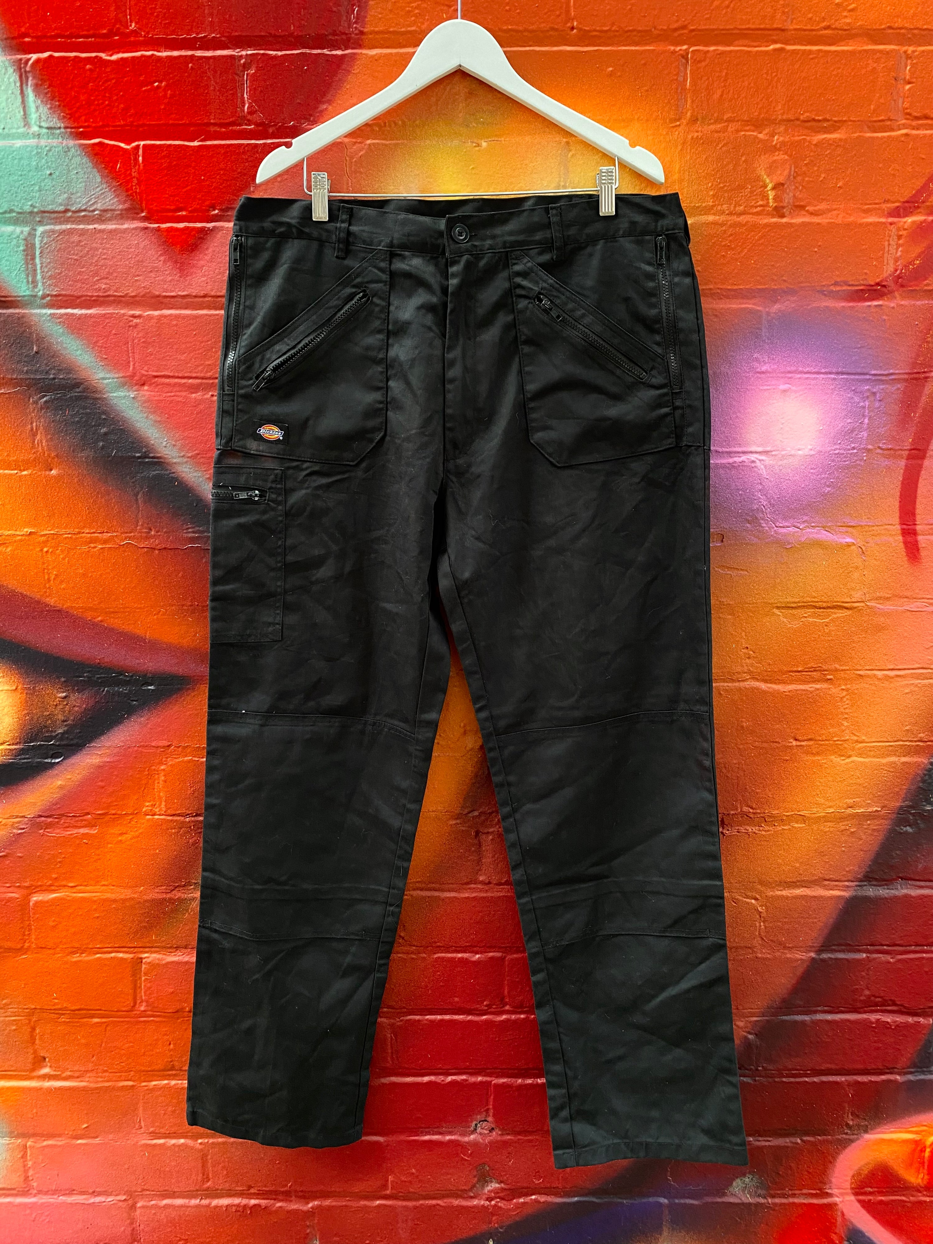 [40] Dickies Black Zip-Pocket Work Pants D185
