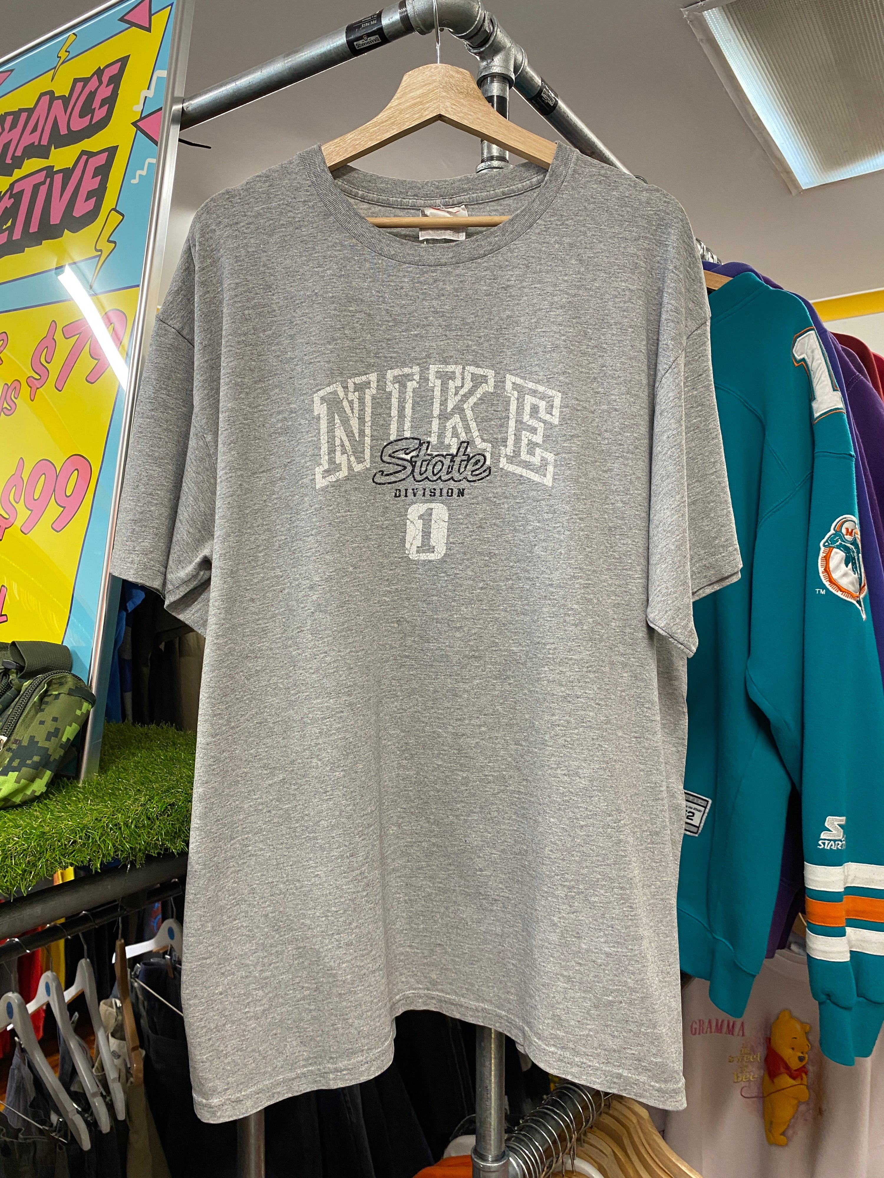 L - 2000s Nike State Division 1 Grey Tee