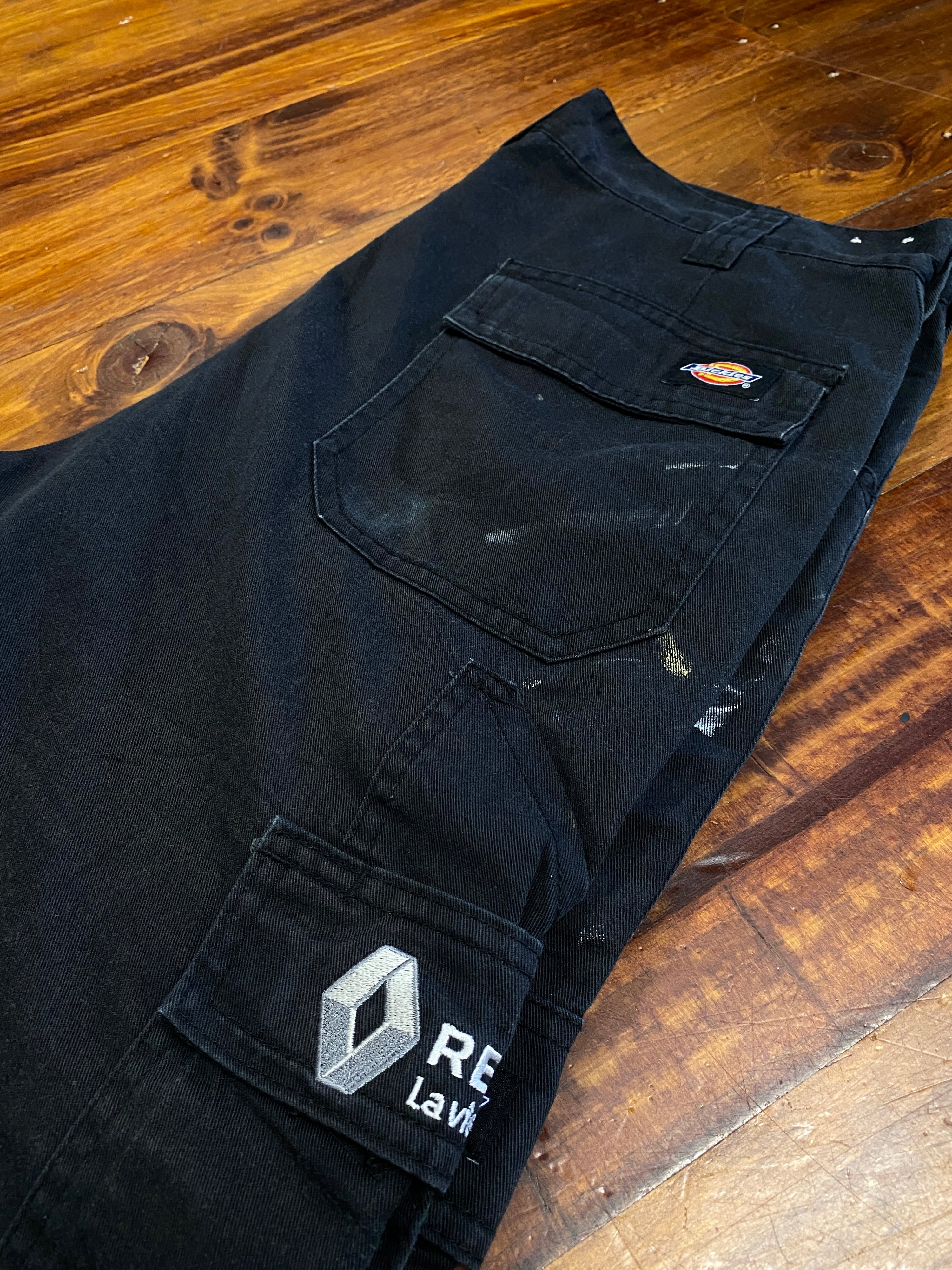 32 - Dickies Black Carpenter Shorts Renault Embroidery S309