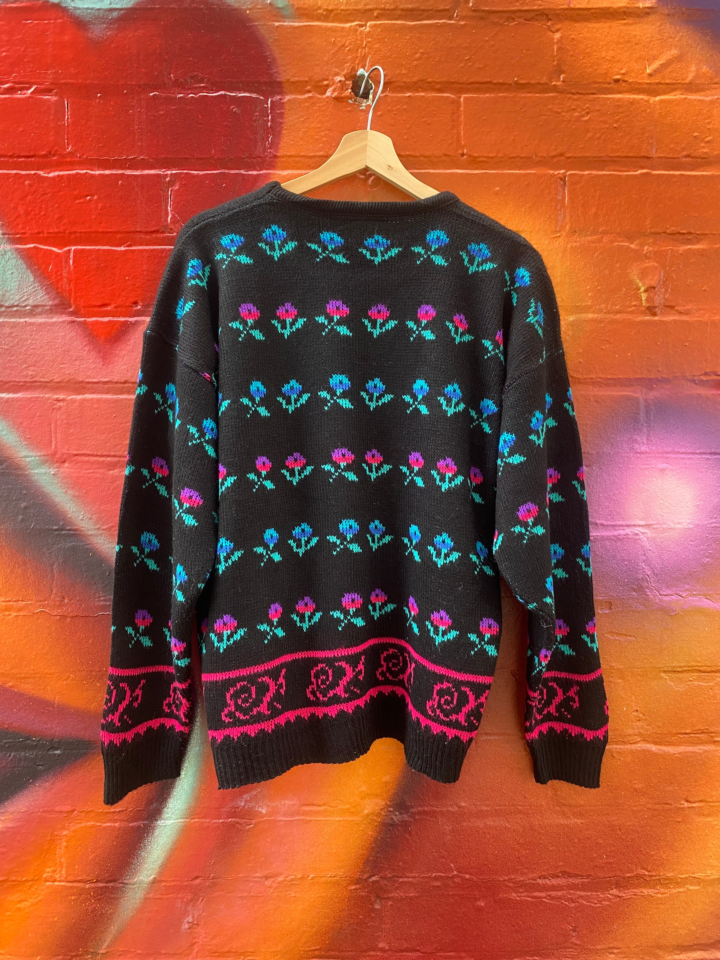 [M] Kate Collins Black w/ Flowers Knit Sweater