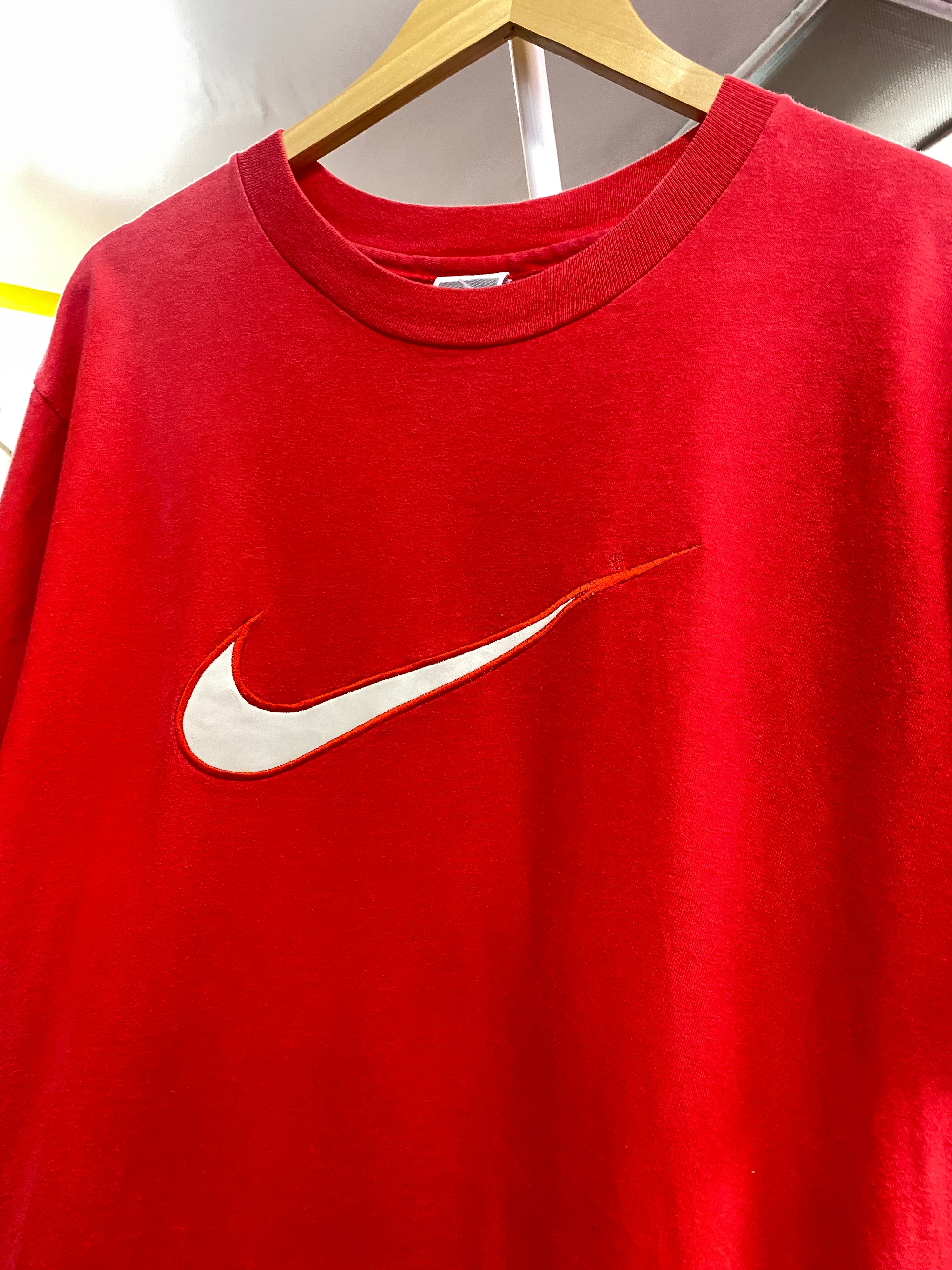 L - 2000s Nike Massive Tick Red Tee