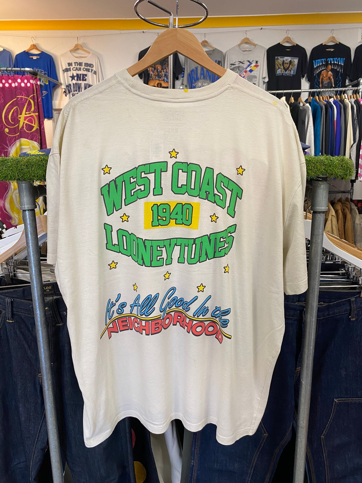 2XL - Looney Tunes West Coast Bugs and Daffy Tee