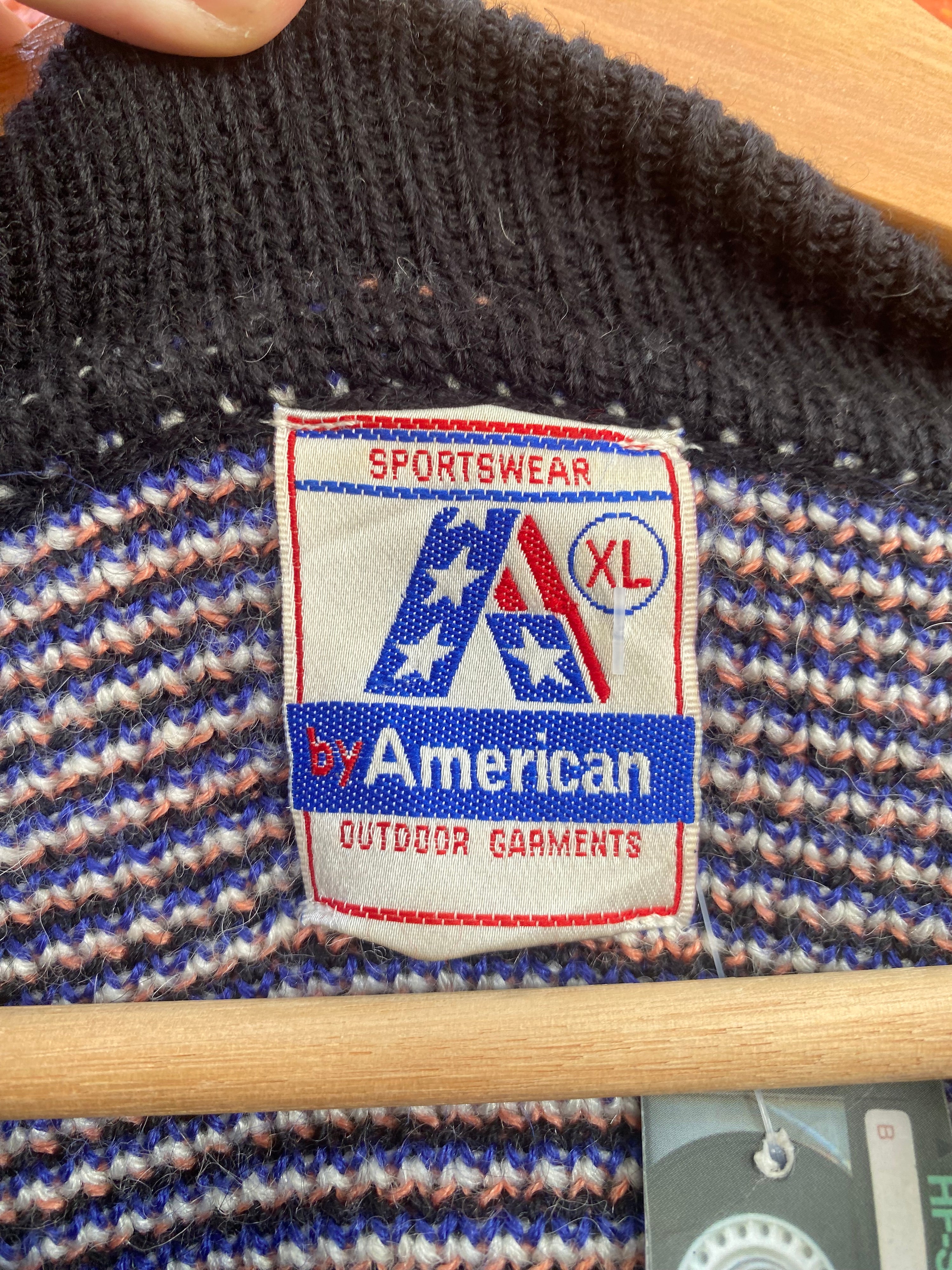 [XL] American Outdoor White w/ Flowers Knit Sweater