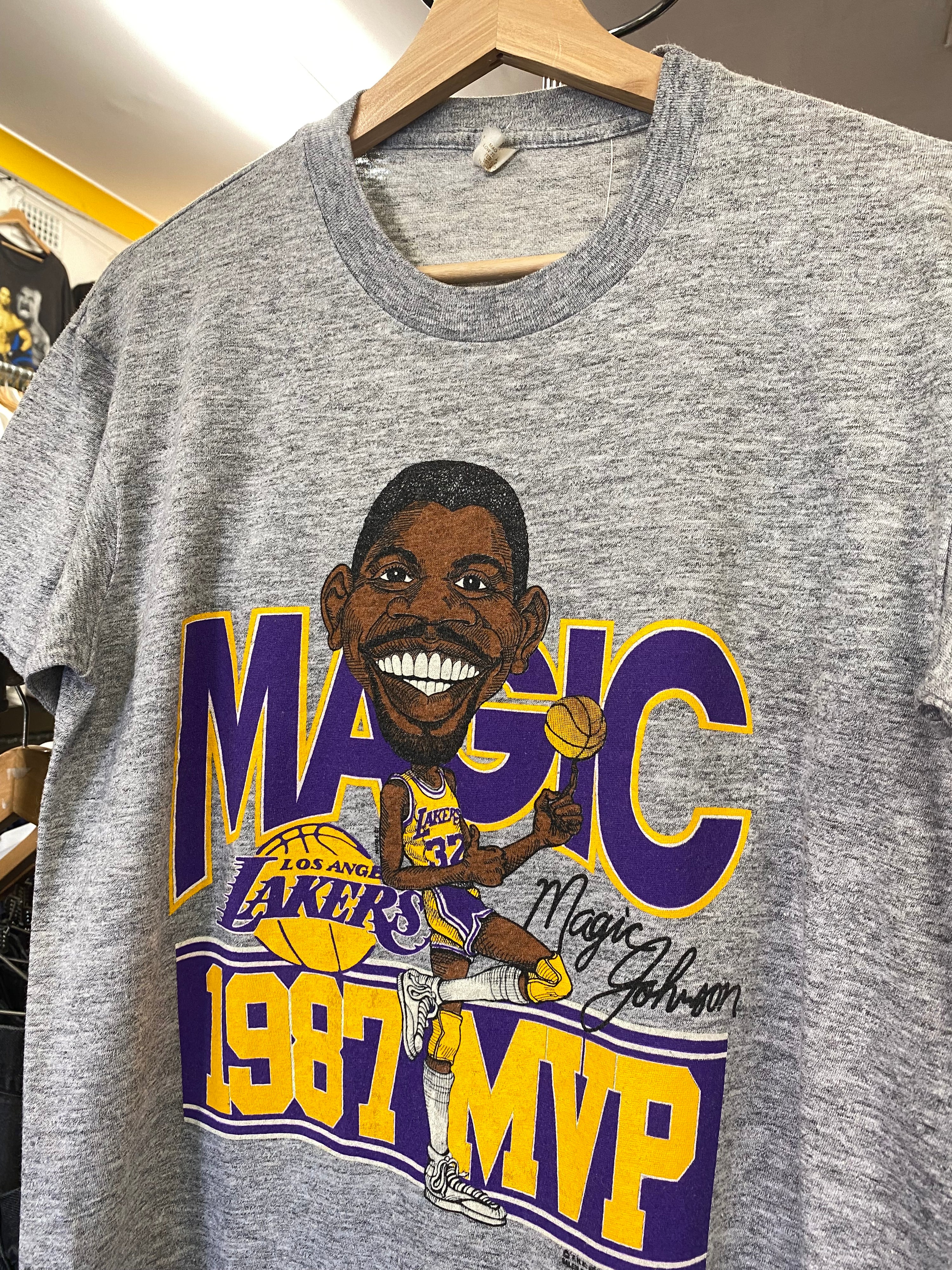 [M] 1987 Magic Johnson LA Lakers MVP Caricature Tshirt