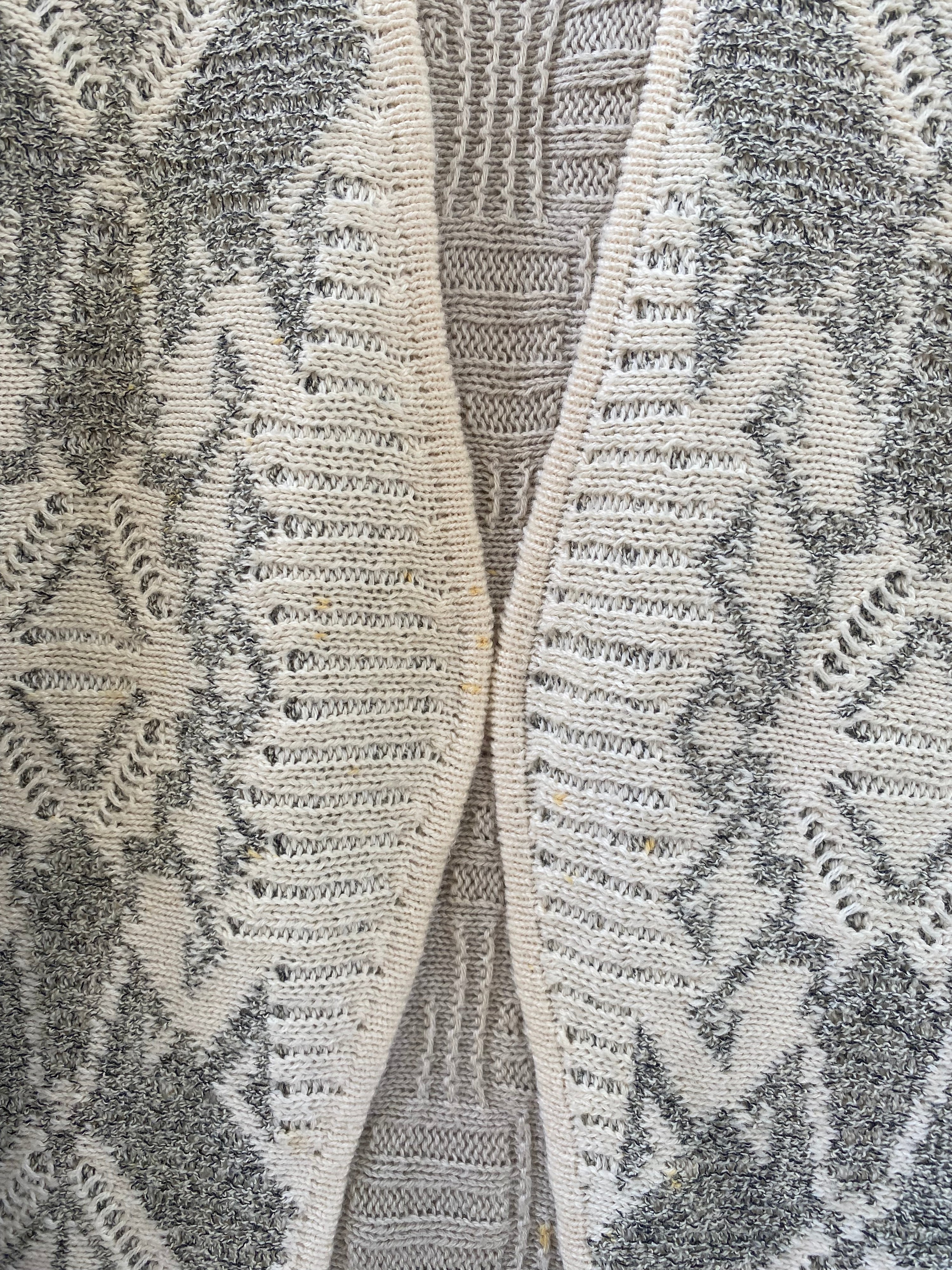 [L] Tosani Cream/Beige Crazy Knit Sweater
